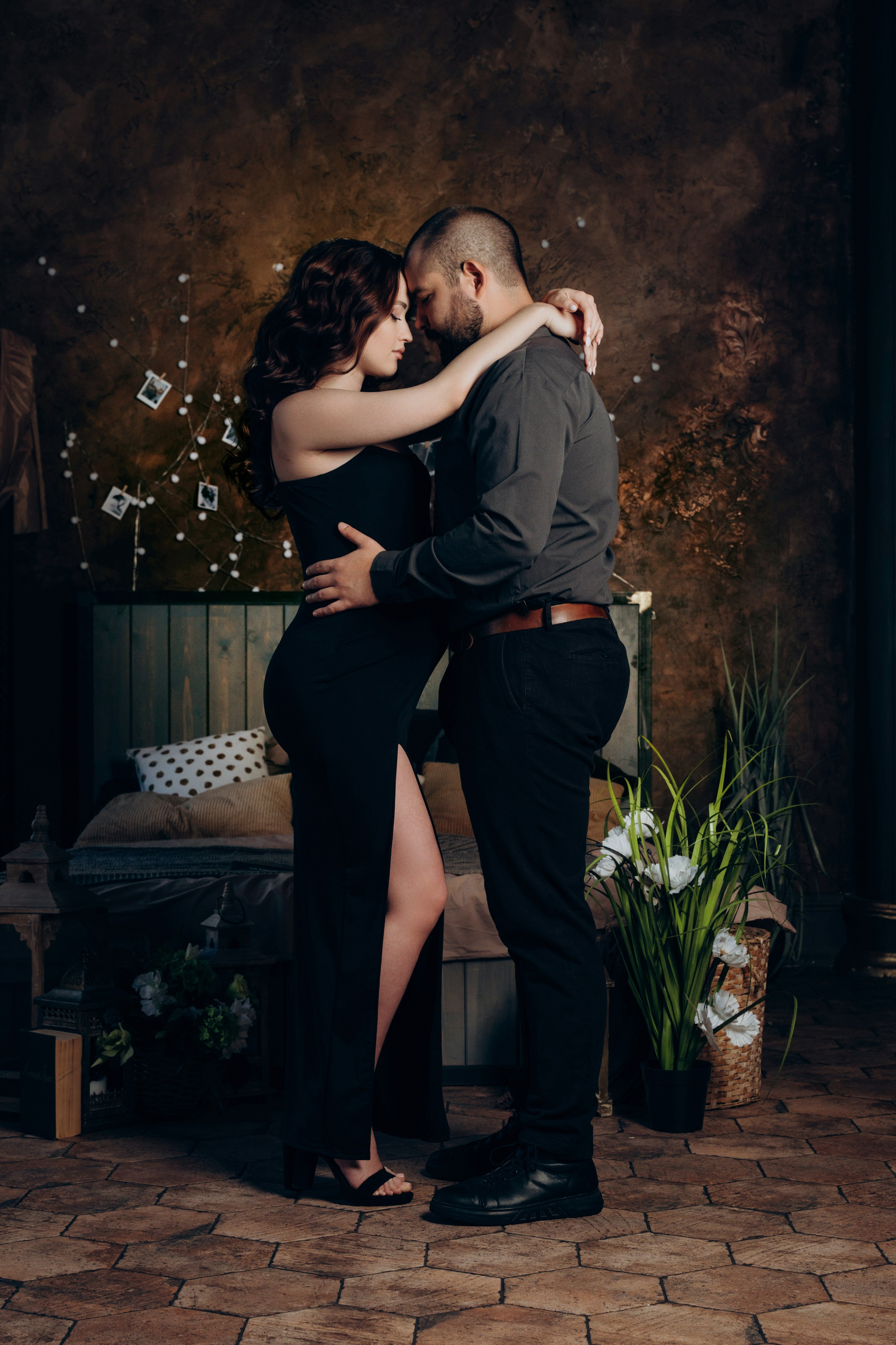 Мария и Никита — фотосессия беременности в интерьерном зале. Фотограф беременных в СПб — Елена Александрова