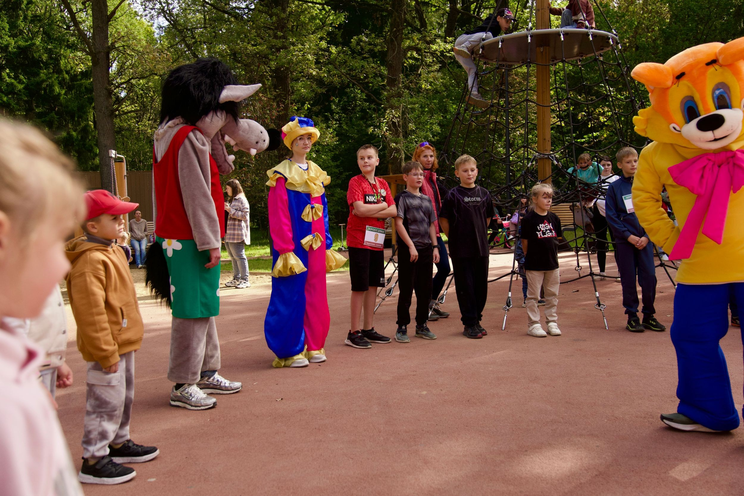 Забег в парке «Дубки». Кафе «БЕЛКА НАШЕПТАЛА». Ну оооочень концептуальное кафе