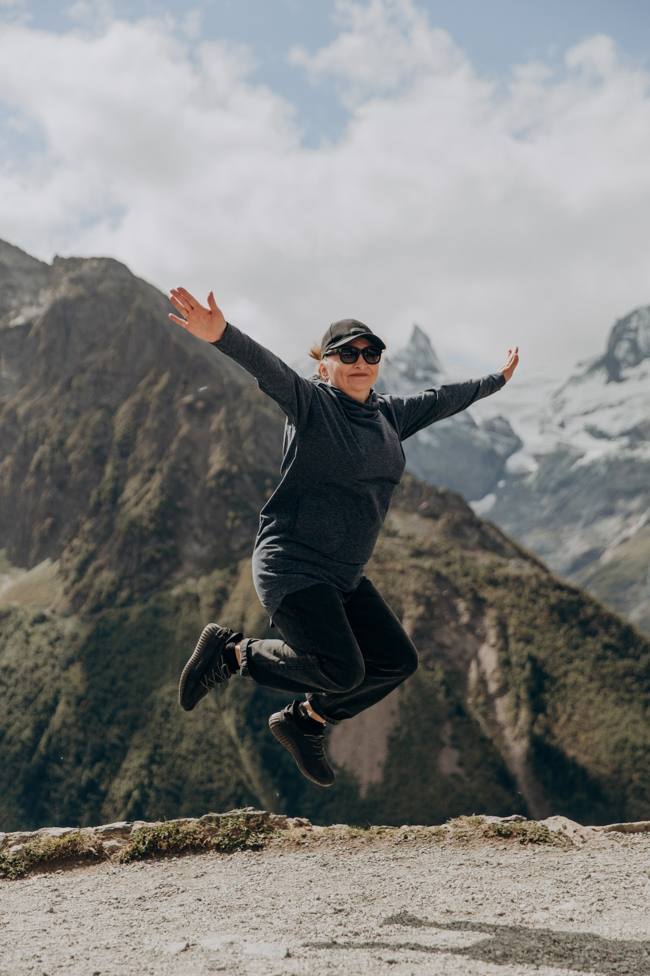 Юля с семьей, Домбай. Портфолио