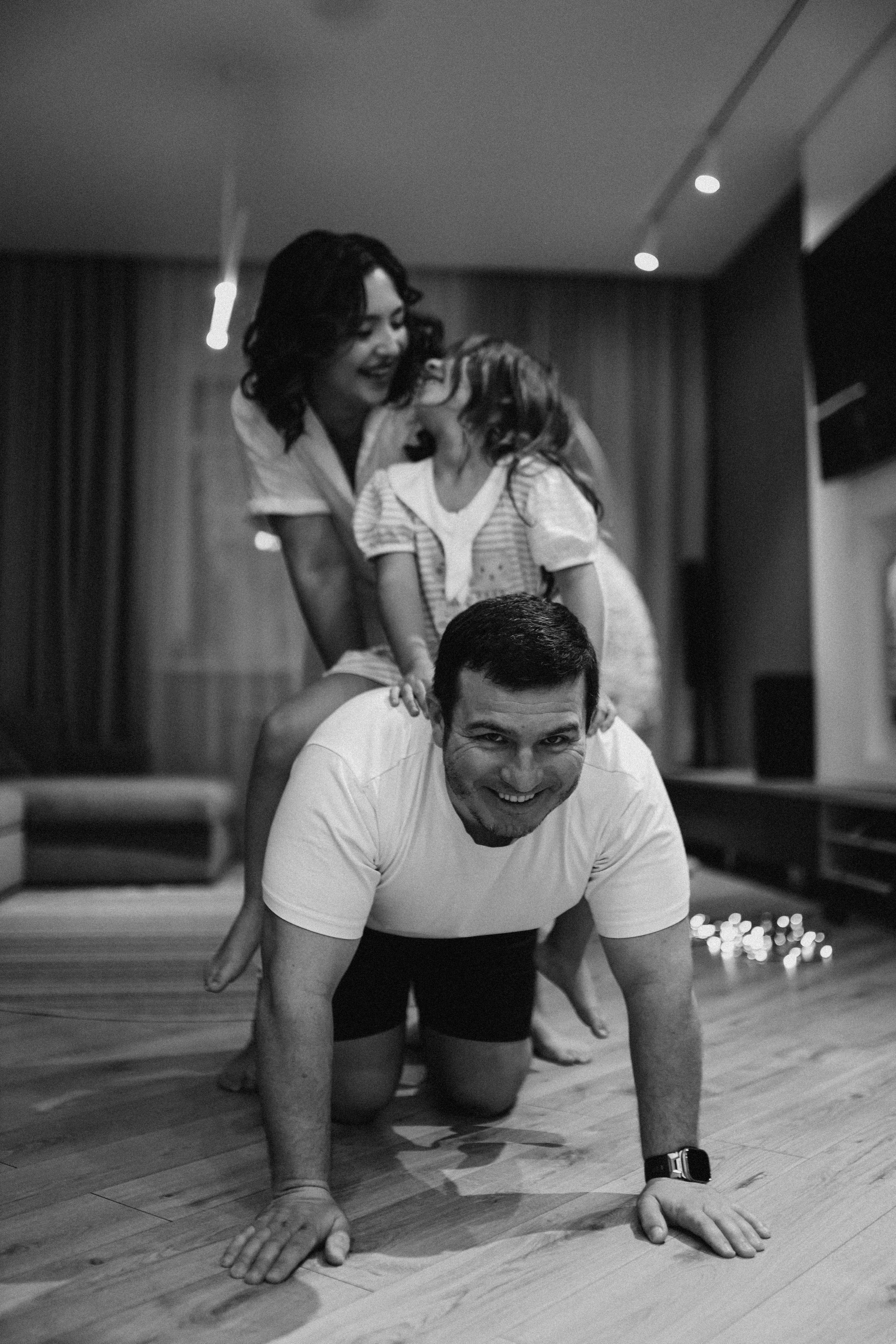 ЧБ. Фотограф в Жезказгане. Графический дизайнер