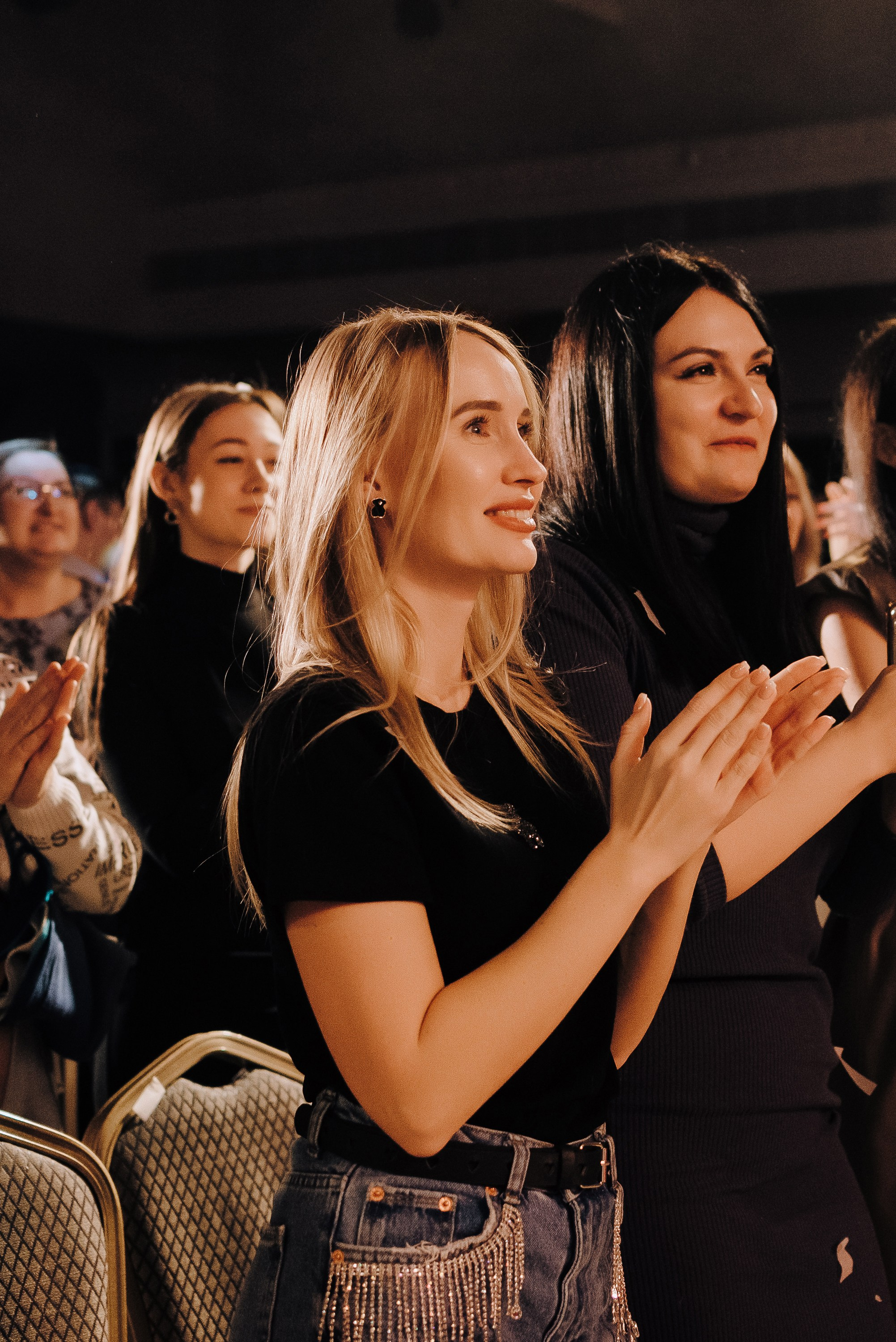 СПЕКТАКЛЬ «ВОЛШЕБНЫЕ ОЧКИ» ОПТИК-ЦЕНТР. Репортажный фотограф Зуев Роман г. Челябинск