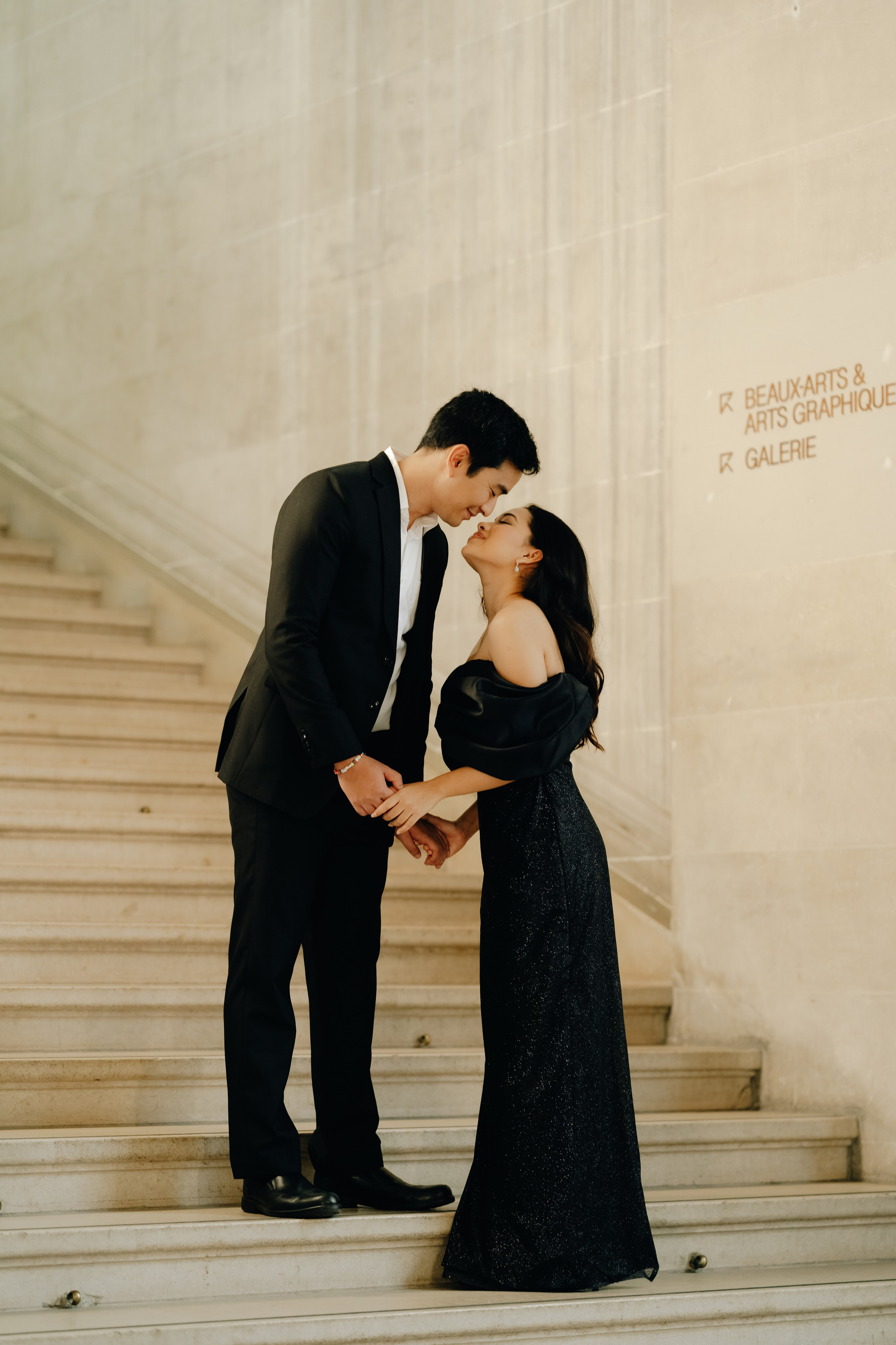 Fifi & Shamil | The Museum of Art. Профессиональный свадебный фотограф в Женеве и Швейцарии | Таня Вовчецкая