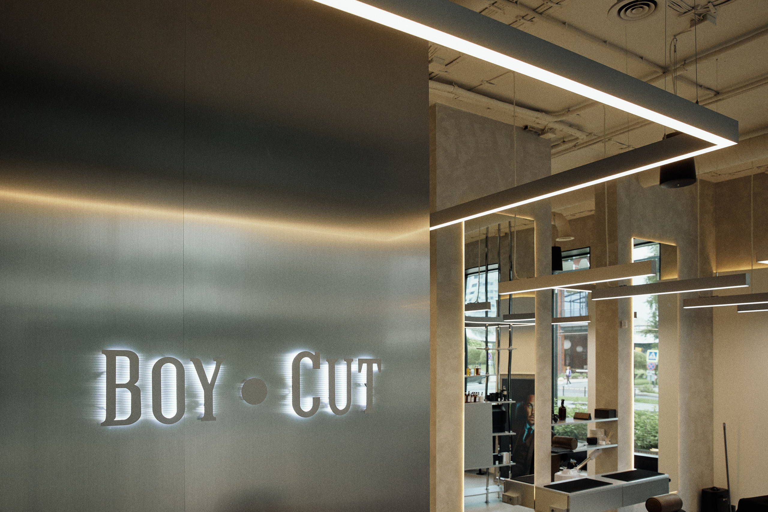 «BOY CUT»