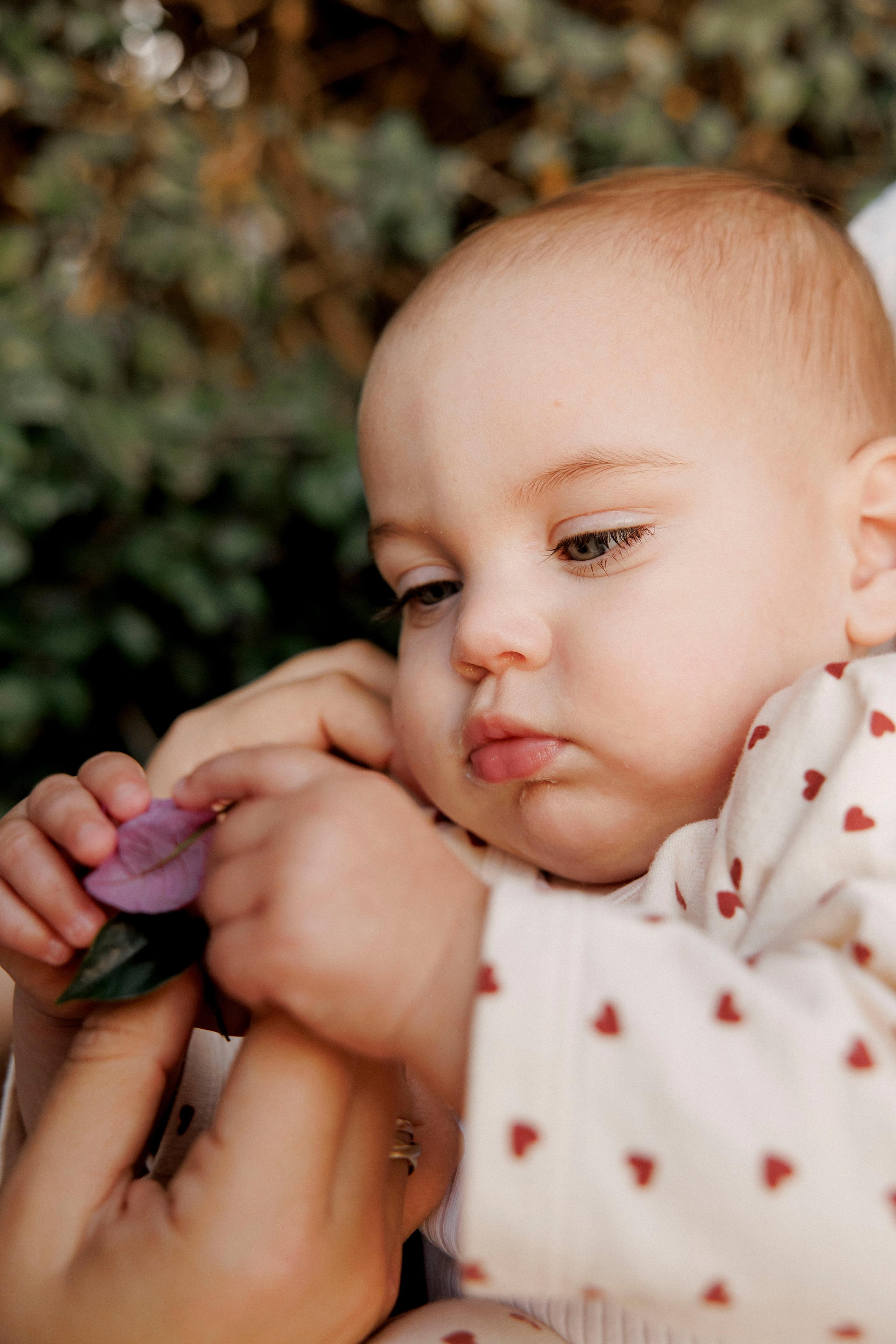 First year photoshoot inside the park (sunset). Wedding and family photographer