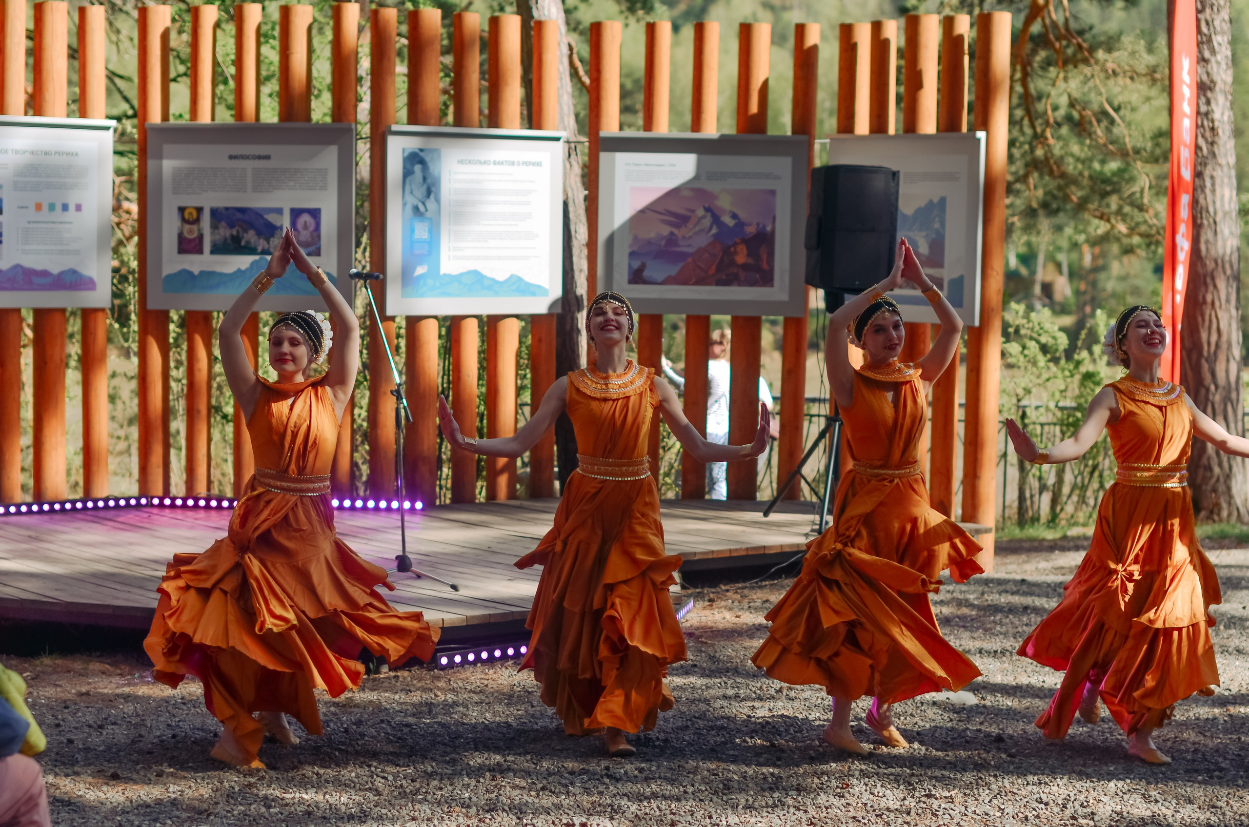 Фестиваль «Цветение Маральника на Алтае 2025». Фоторепортаж. Денисова Аля — фотограф для парных съемок и индивидуальных историй в Барнауле