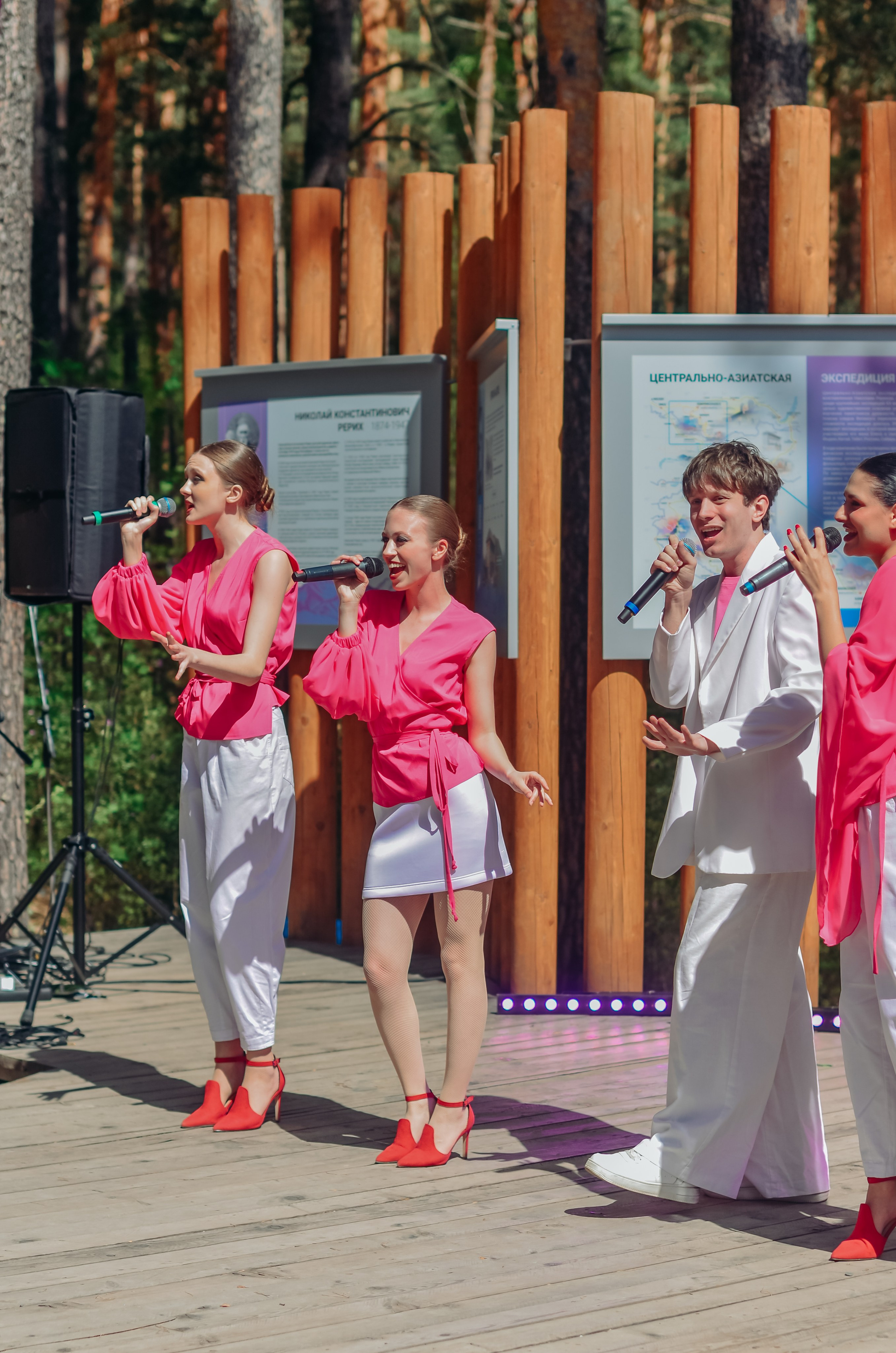 Фестиваль «Цветение Маральника на Алтае 2025». Фоторепортаж. Денисова Аля — фотограф для парных съемок и индивидуальных историй в Барнауле