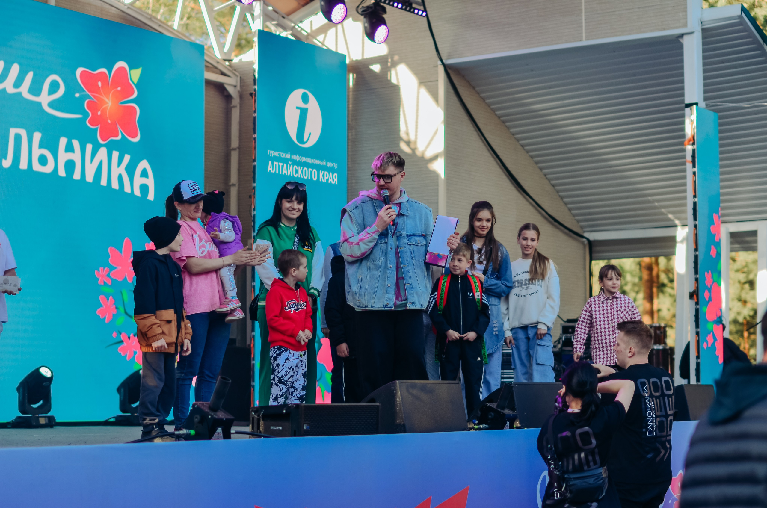 Фестиваль «Цветение Маральника на Алтае 2025». Фоторепортаж. Денисова Аля — фотограф для парных съемок и индивидуальных историй в Барнауле