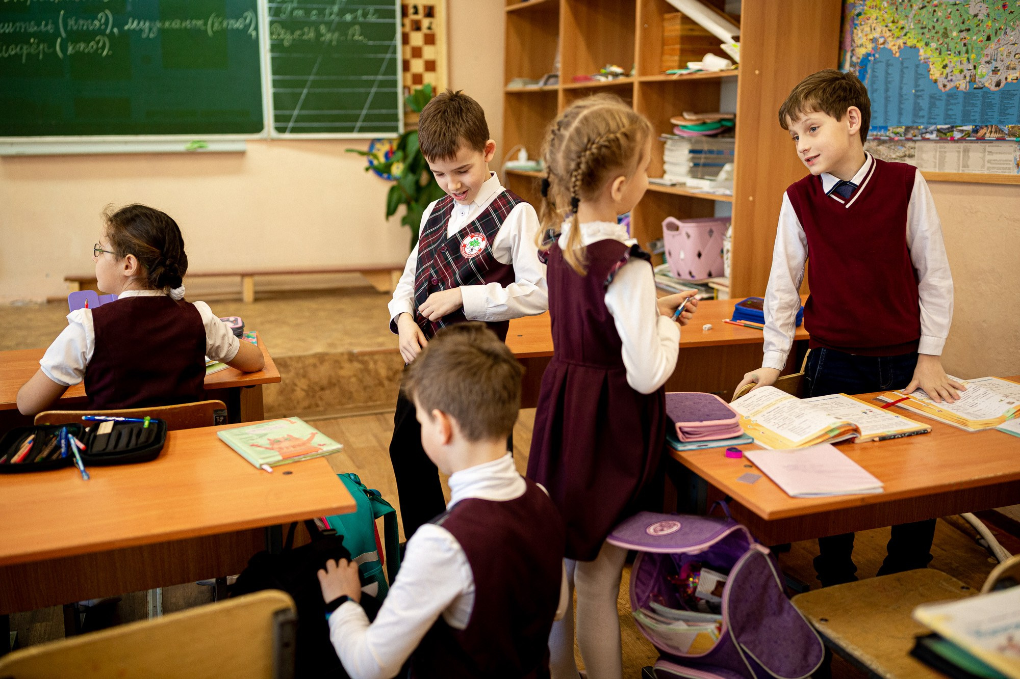 Уроки в школе. Андрей Кровлин — фотограф в Славянке