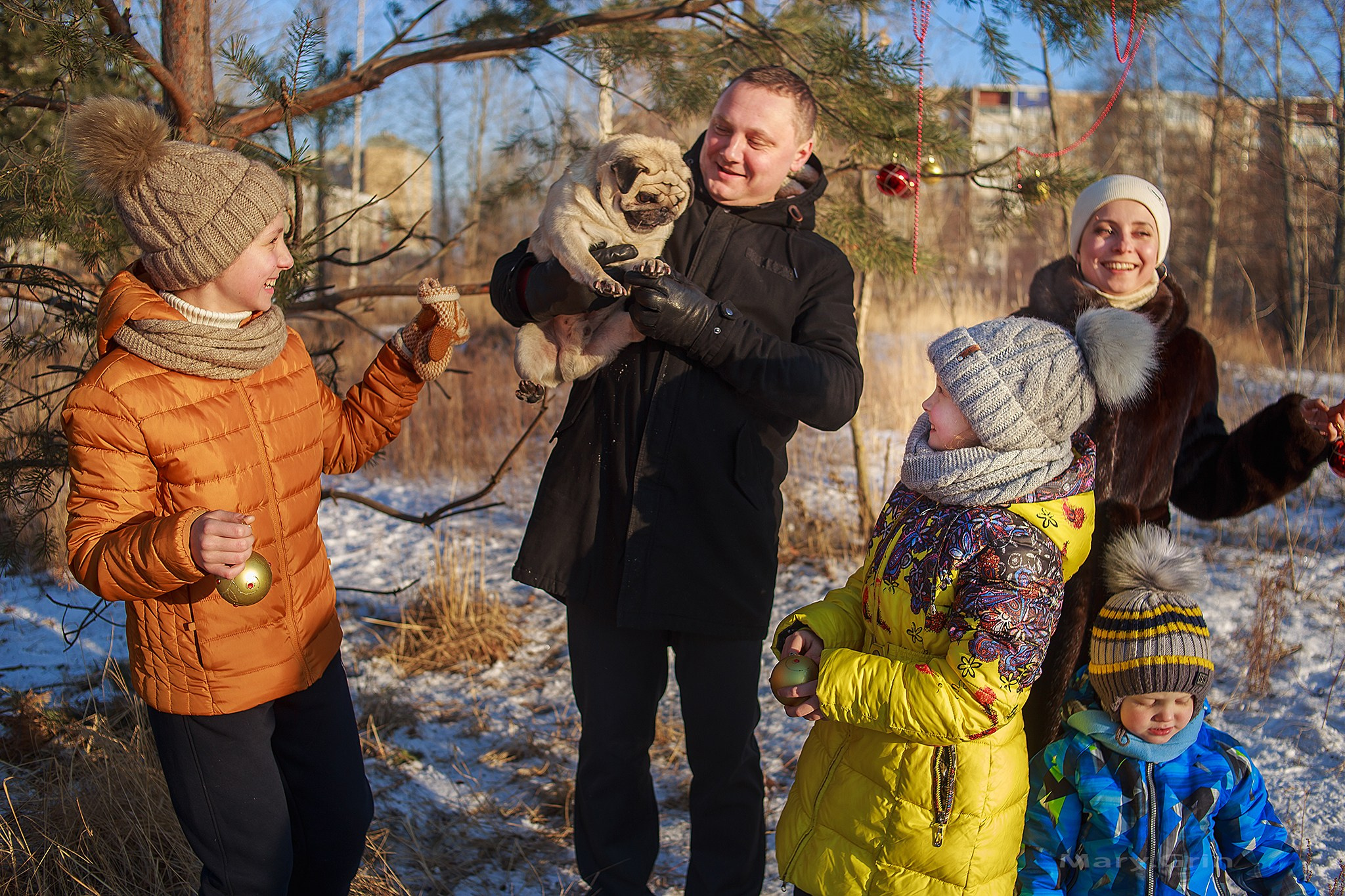 Зимняя фотопрогулка на мещерском озере с мандаринами. Детский и семейный фотограф, фотограф мероприятий Нижний Новгород