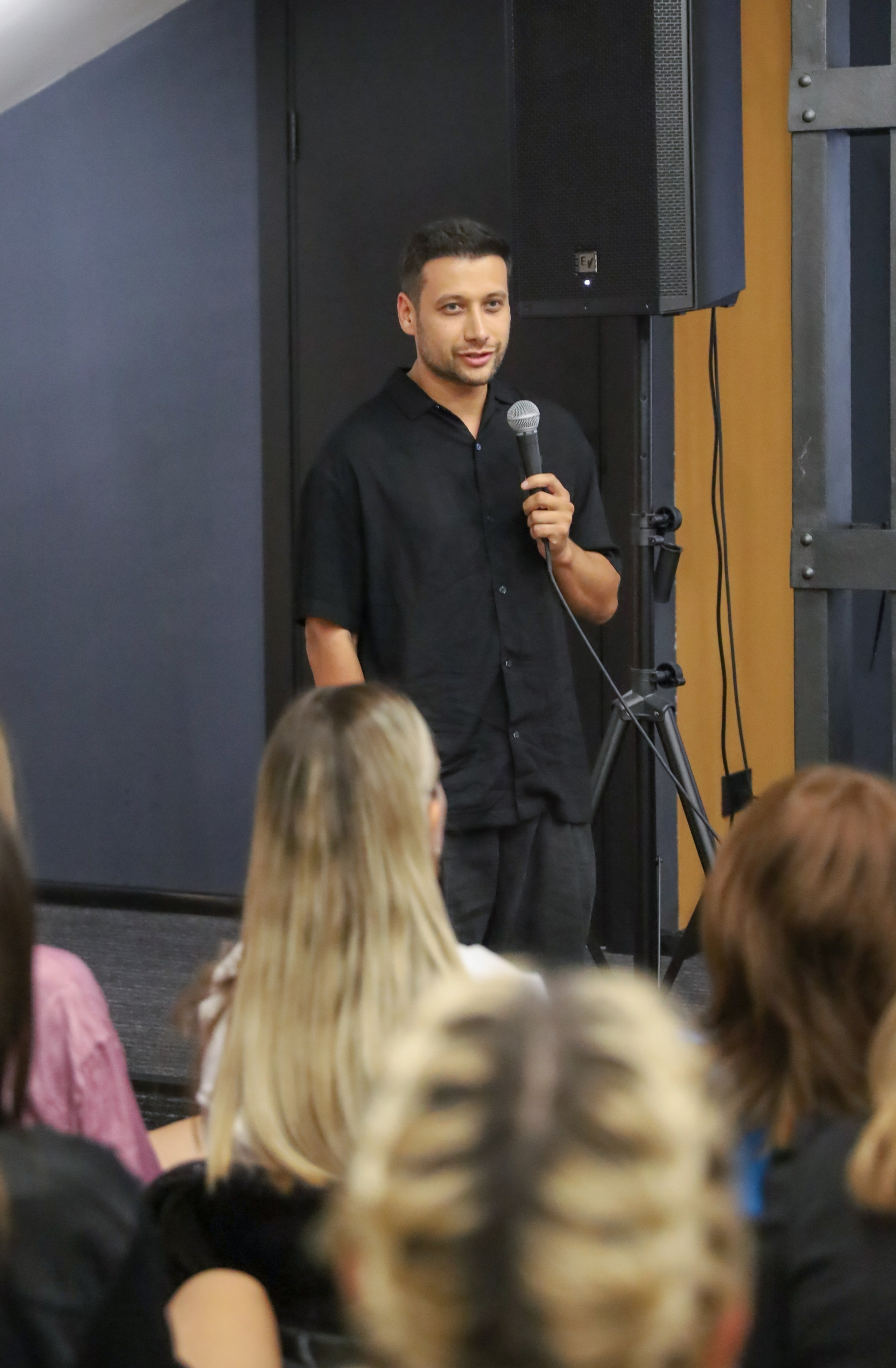 ТРАНСФОРМАЦИОННОЕ ШОУ АННЫ НОВИКОВОЙ 2023. Фотограф мероприятий Ирина Каширина