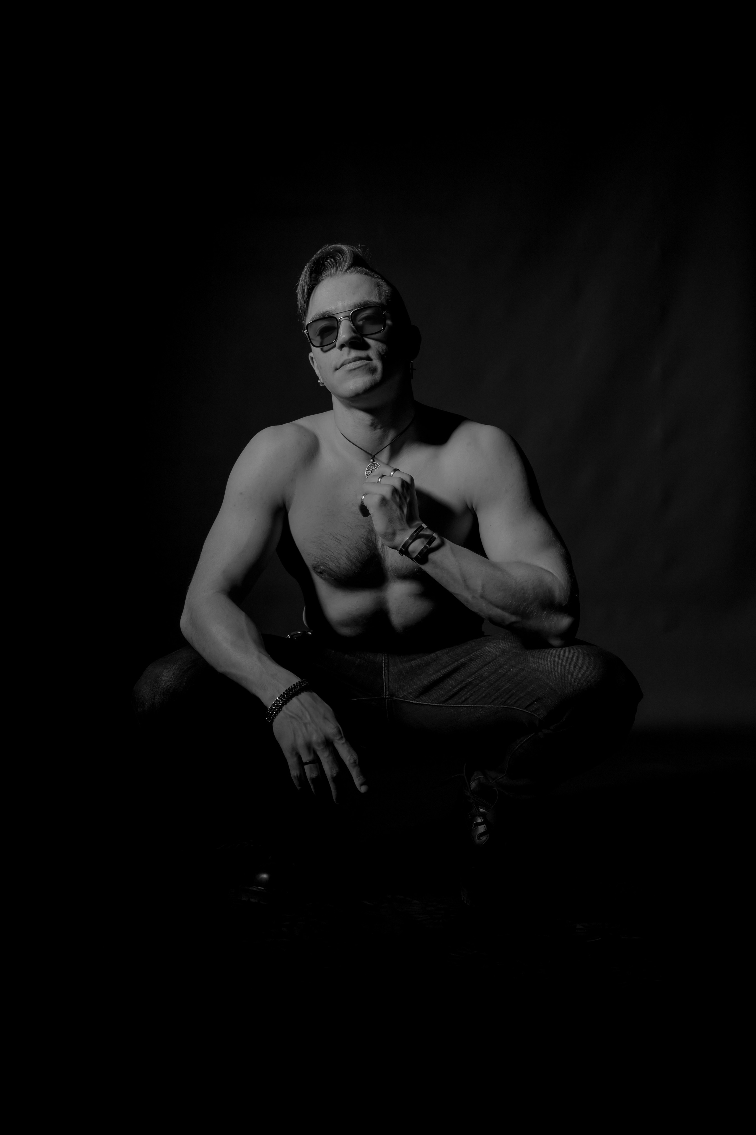 Алексей. Съемка в низком ключе. Фотограф Владивосток