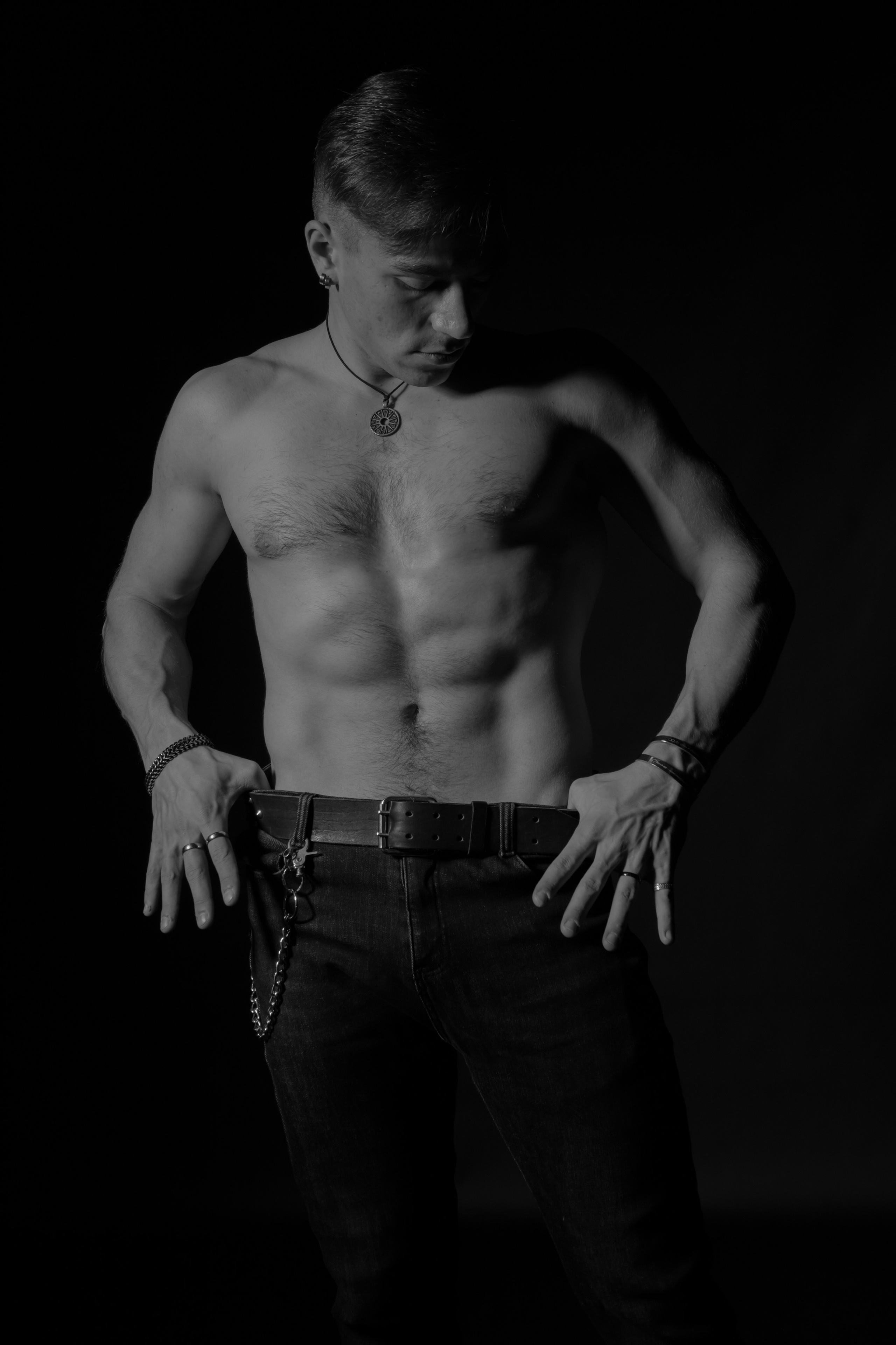 Алексей. Съемка в низком ключе. Фотограф Владивосток