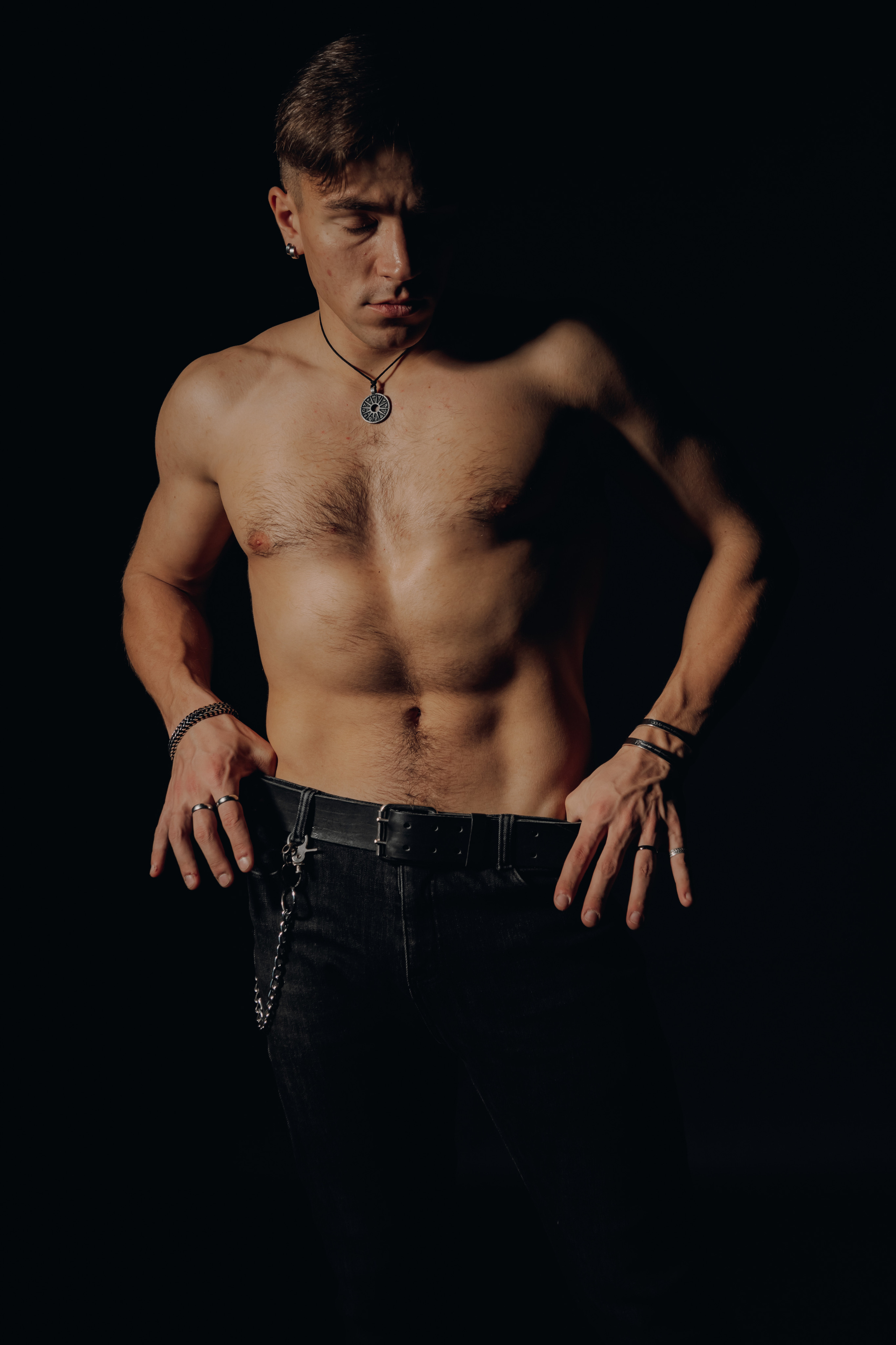 Алексей. Съемка в низком ключе. Фотограф Владивосток