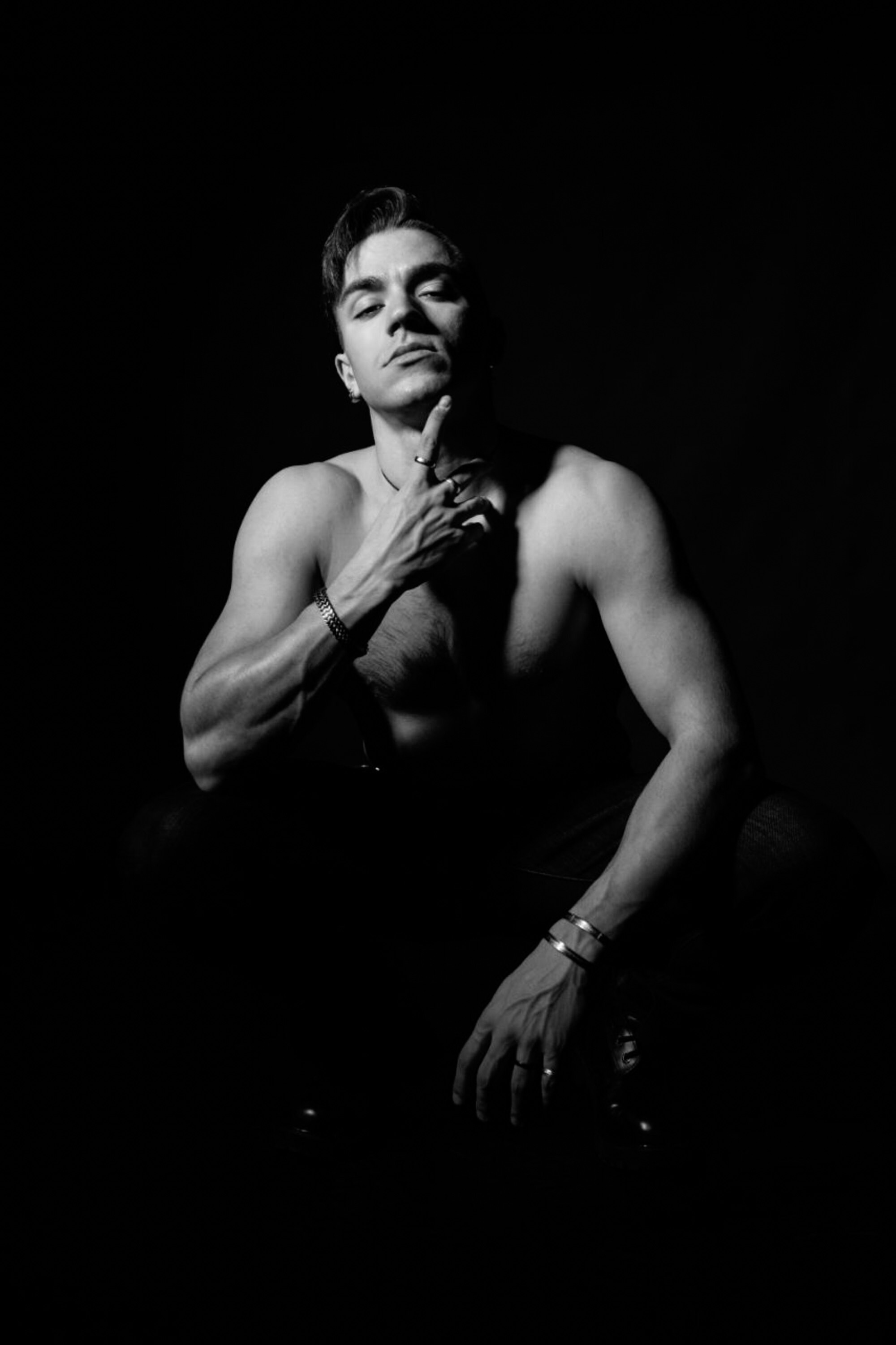 Алексей. Съемка в низком ключе. Фотограф Владивосток