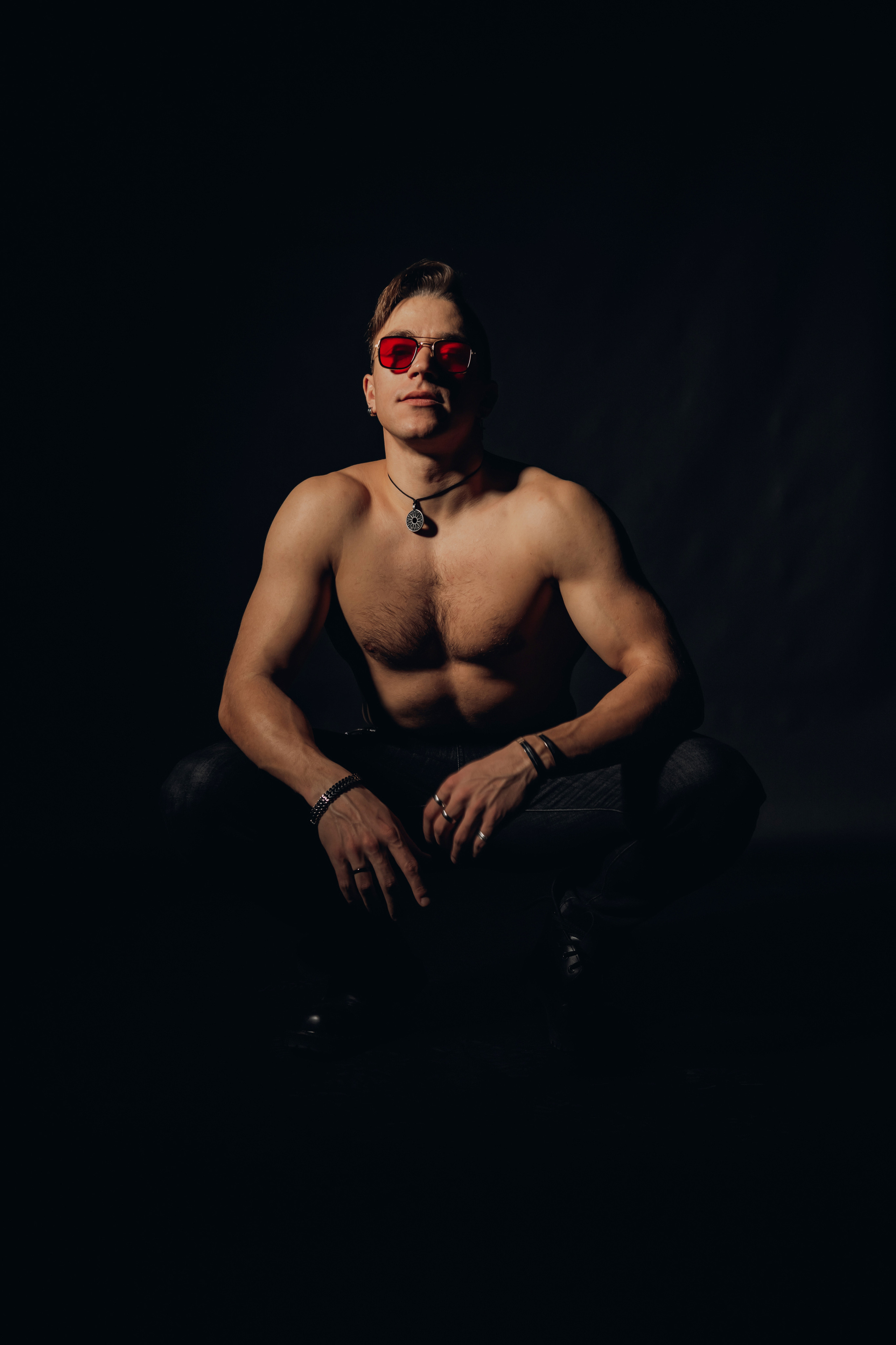 Алексей. Съемка в низком ключе. Фотограф Владивосток