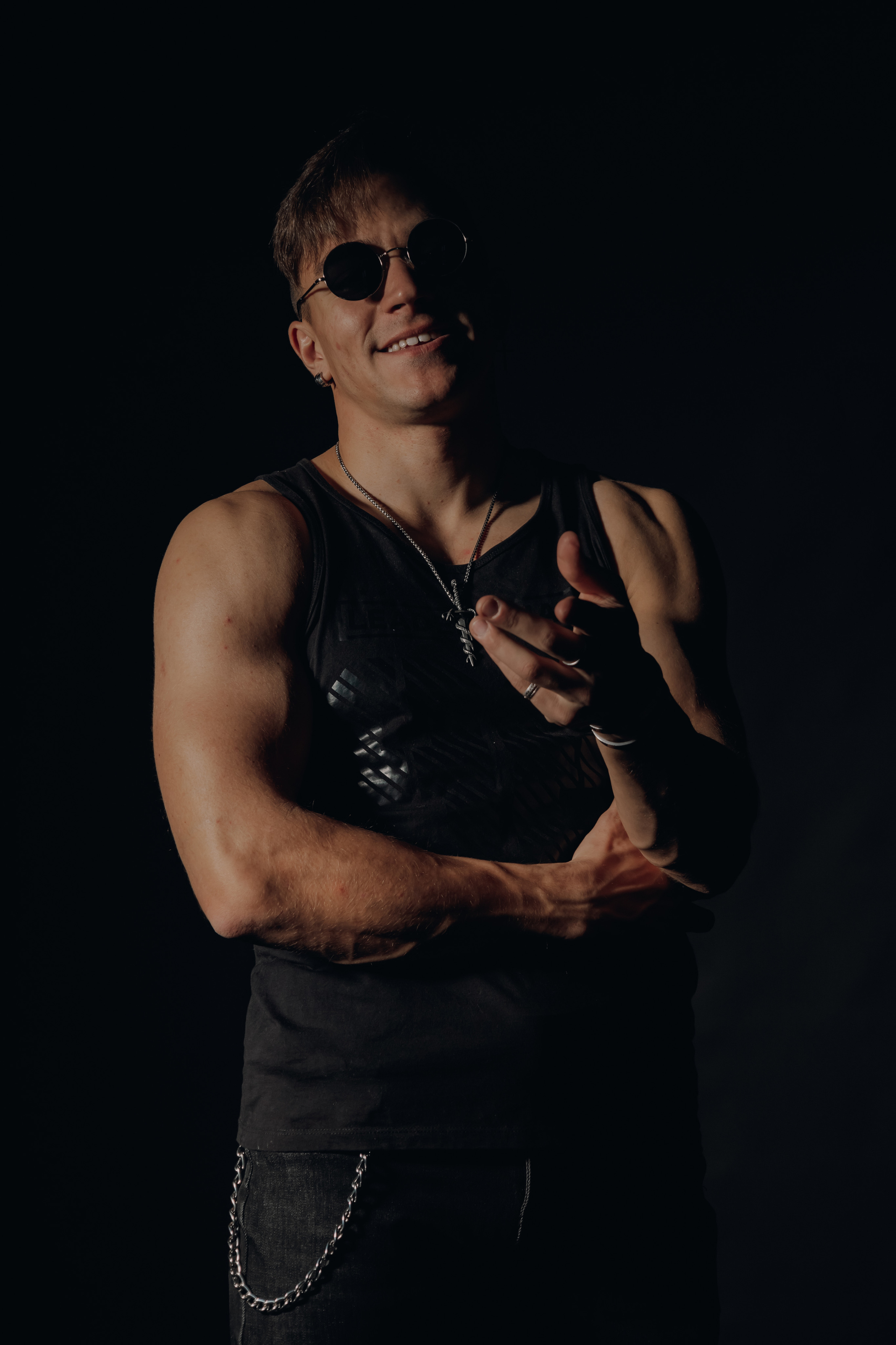 Алексей. Съемка в низком ключе. Фотограф Владивосток