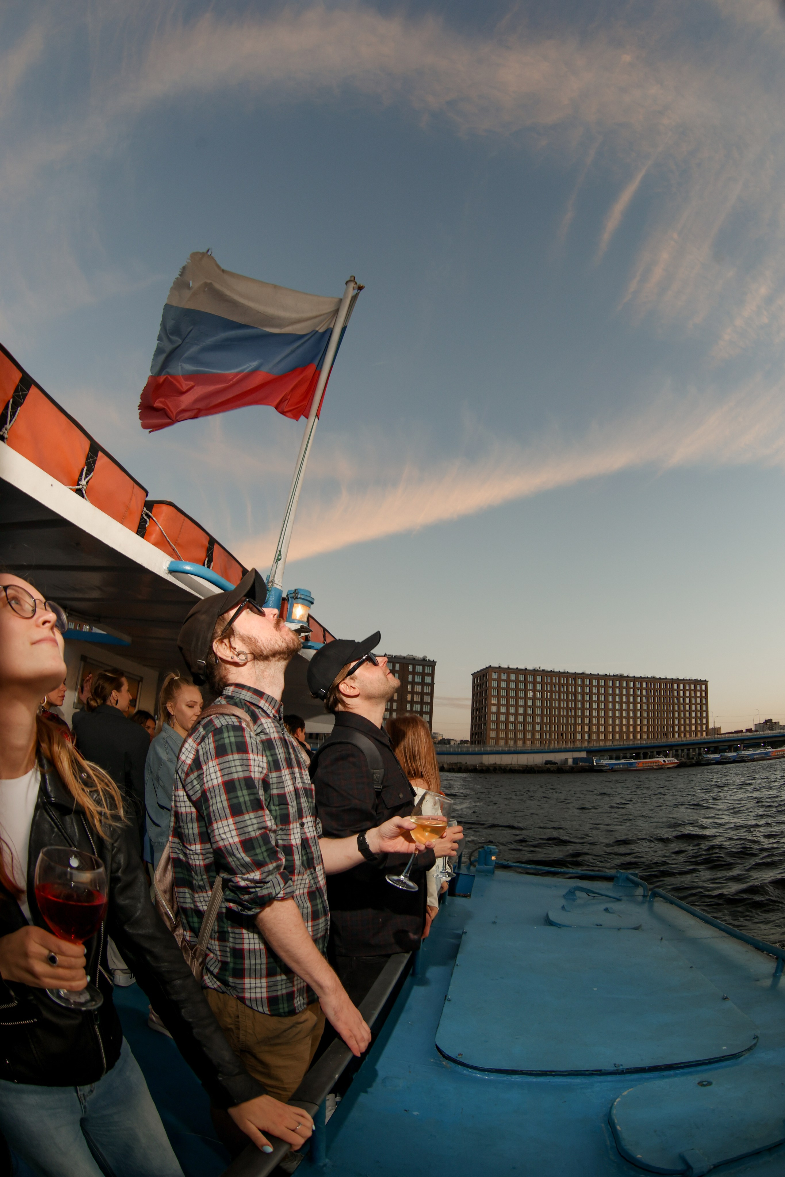 Gravity Project круизы. Репортажный и портретный фотограф в Санктпетербурге. Видиосъемка мероприятий в Санкт-Петербурге