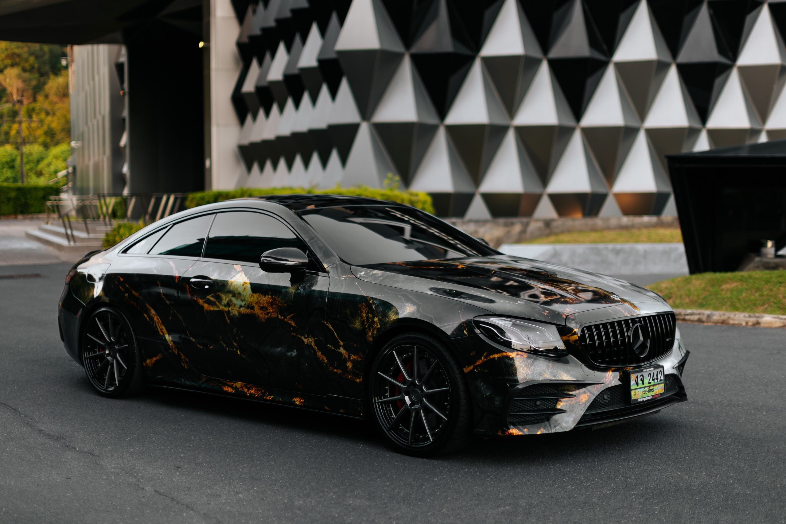 Mercedes Benz E 53. Фотограф в на Пхукете Сергей Войлоков