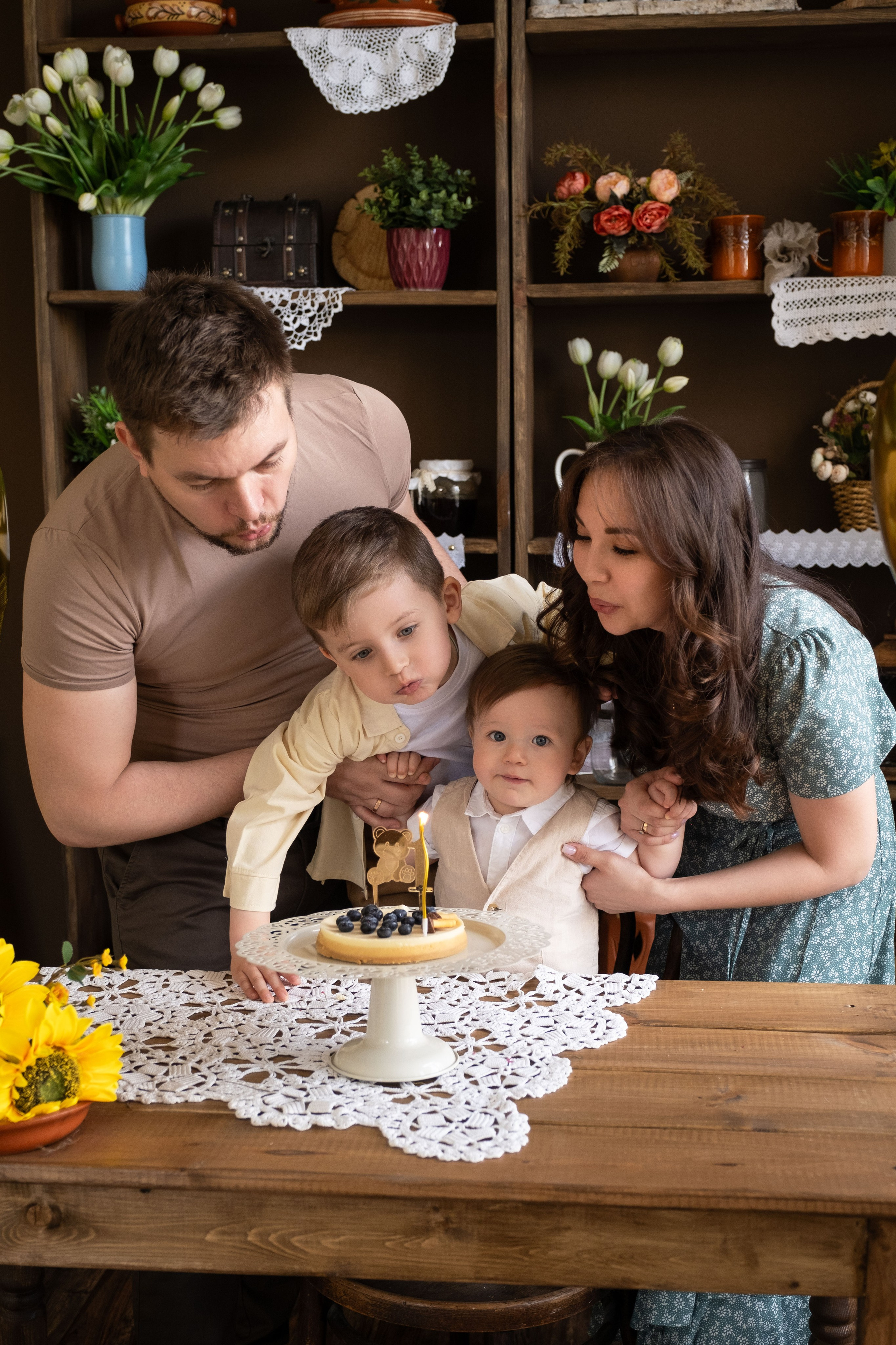 Семейные студийные фотосессии, дни рождения. Фотограф беременности Демочкина Елена