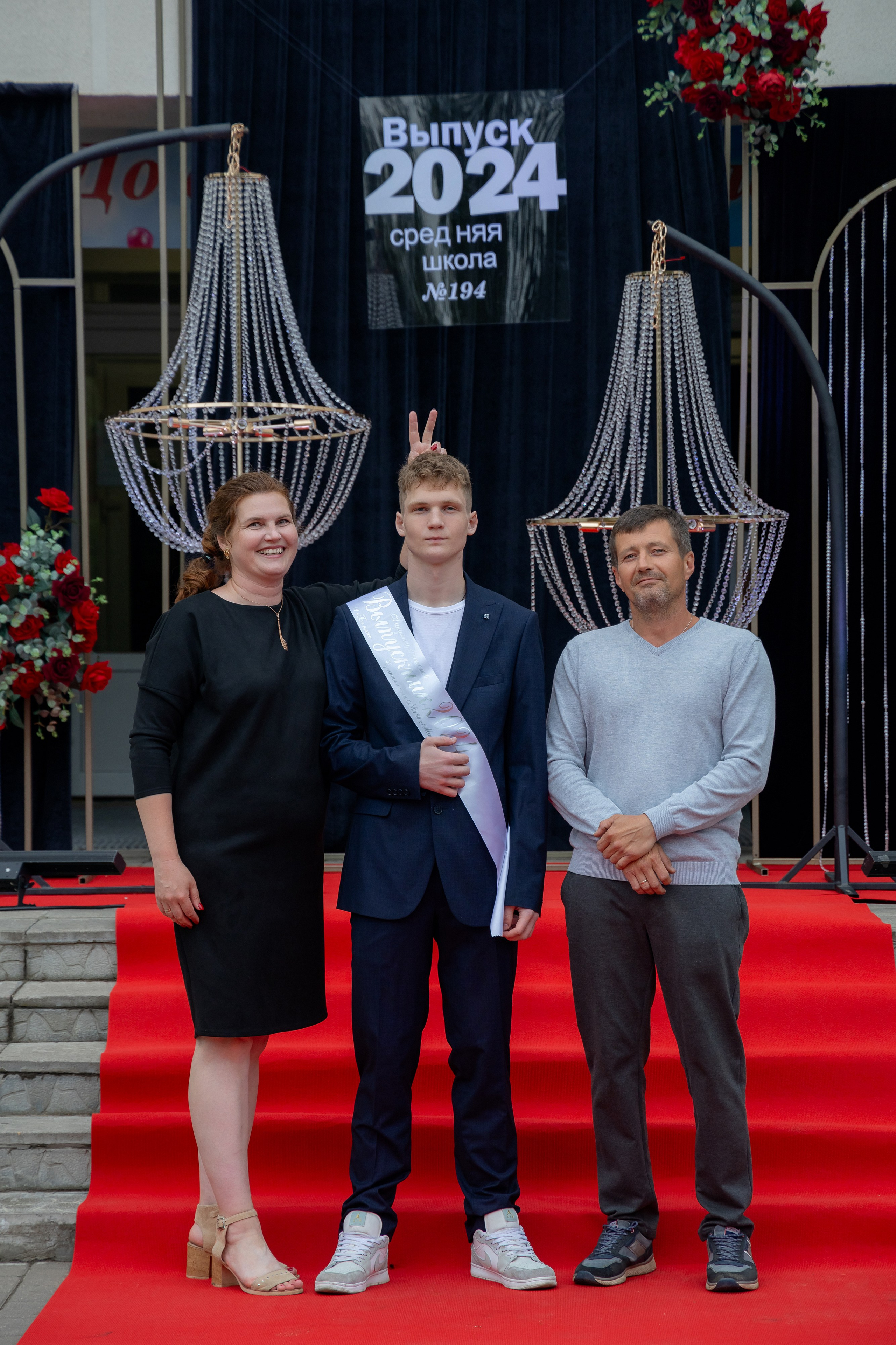 Школьный выпускной 2024 год в Соколе (Минск). Свадебный фотограф в Минске/Беларуси Сергей Спиридонов