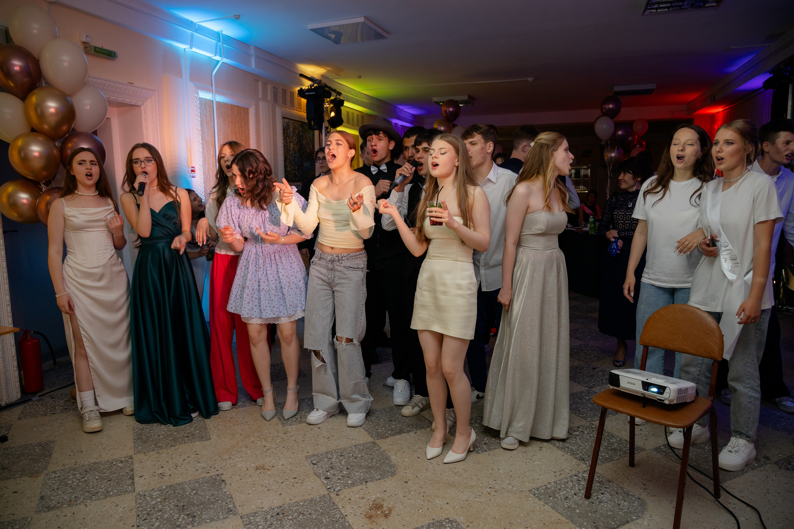 Школьный выпускной 2024 год в Соколе (Минск). Свадебный фотограф в Минске/Беларуси Сергей Спиридонов