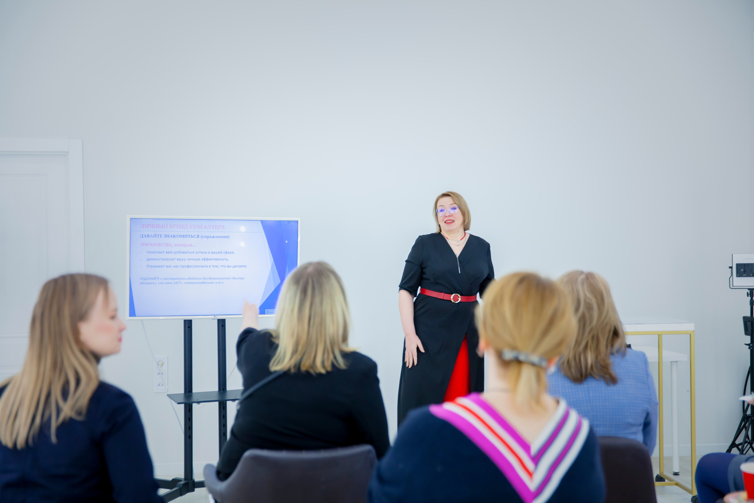 Мастер — класс Анастасии Варенцовой и Марии Адамович «Личный бренд». Фотограф Александра Степанова