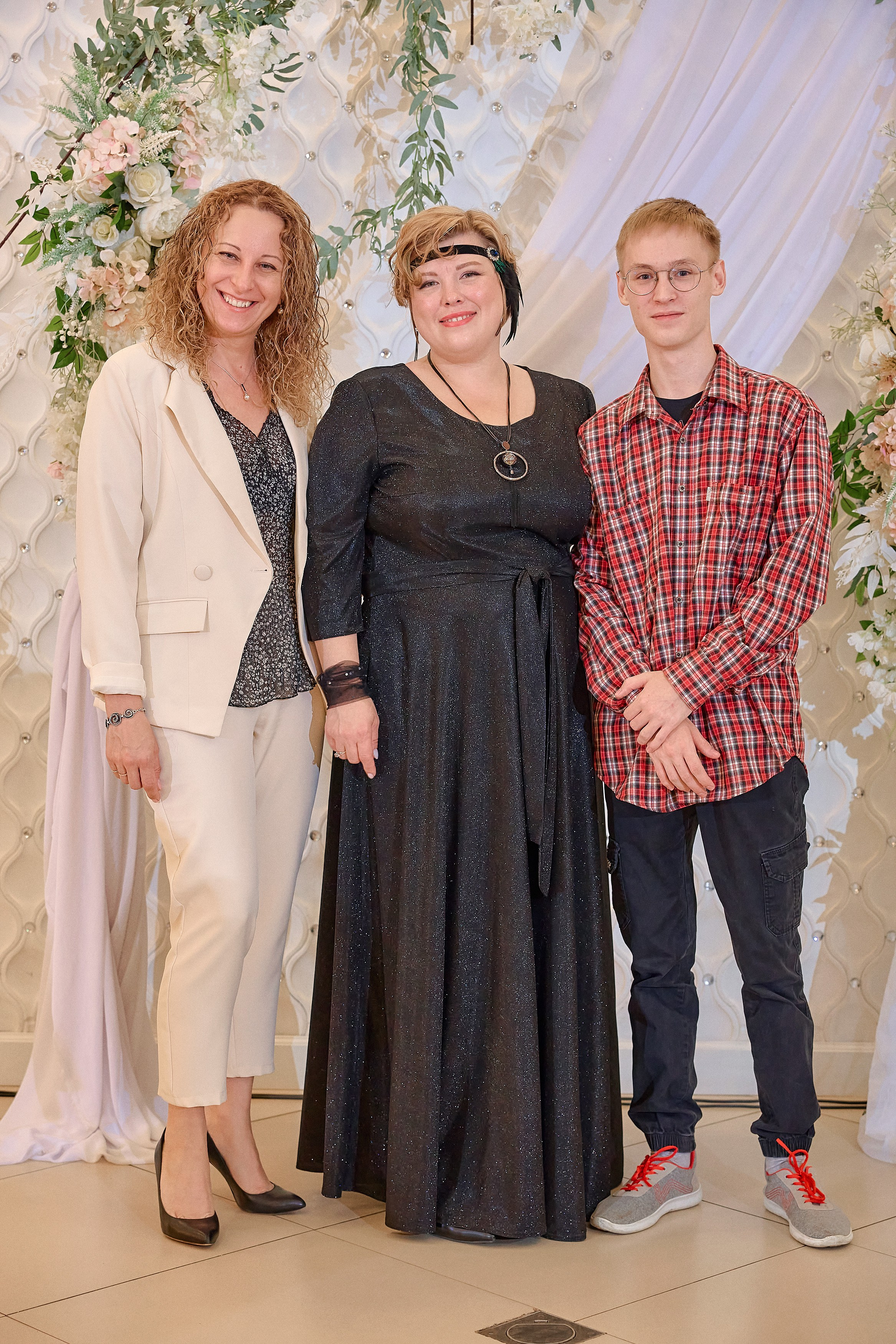 Портфолио репортажной фотосъёмки: Выпускной в ресторане «Император». Фотограф Яковлев Роман — Красноярск