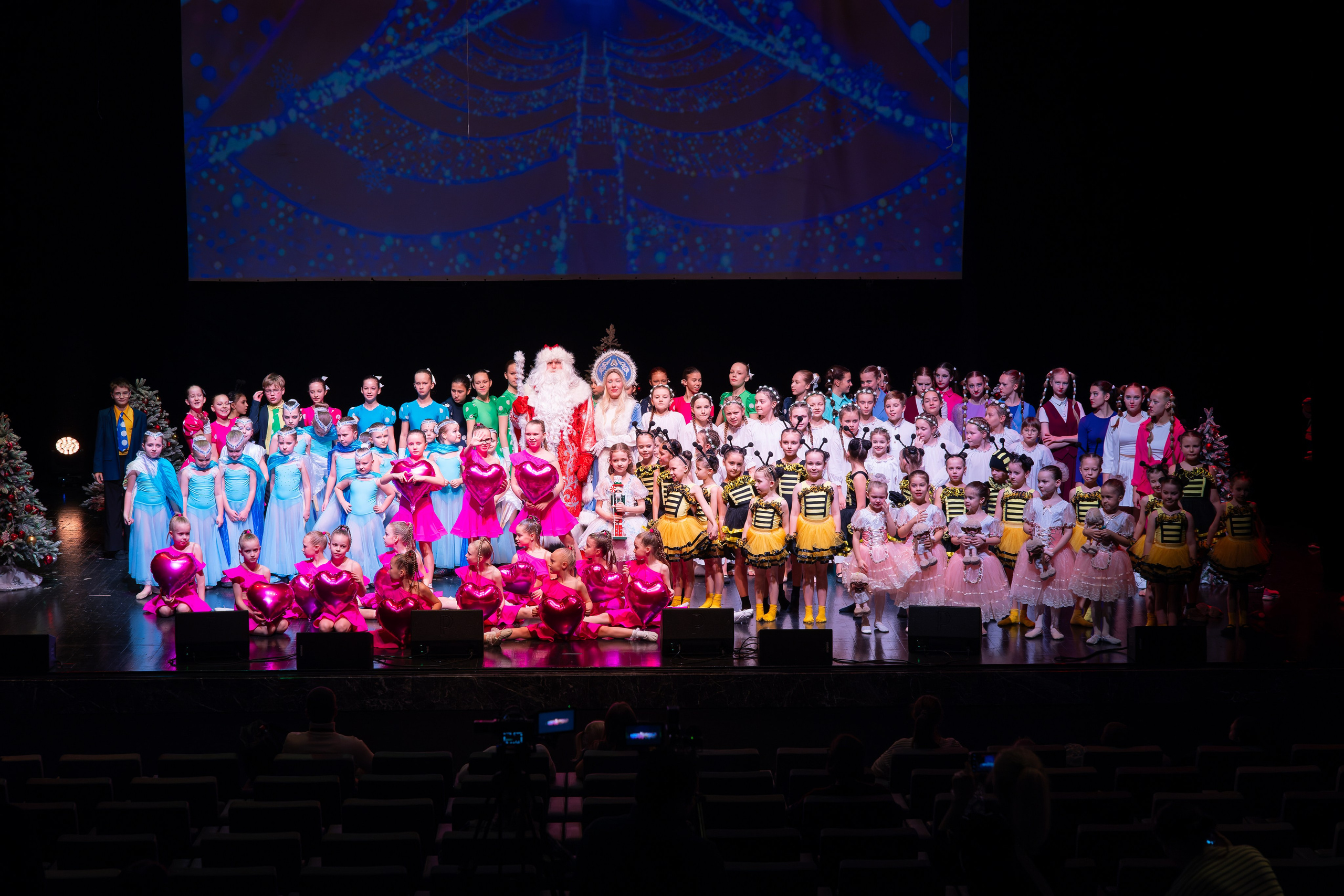 Съёмка новогодних праздников, елки для детей и родителей. «Студия DRONAVT`s» — видеосъёмка и фотография г. Москва