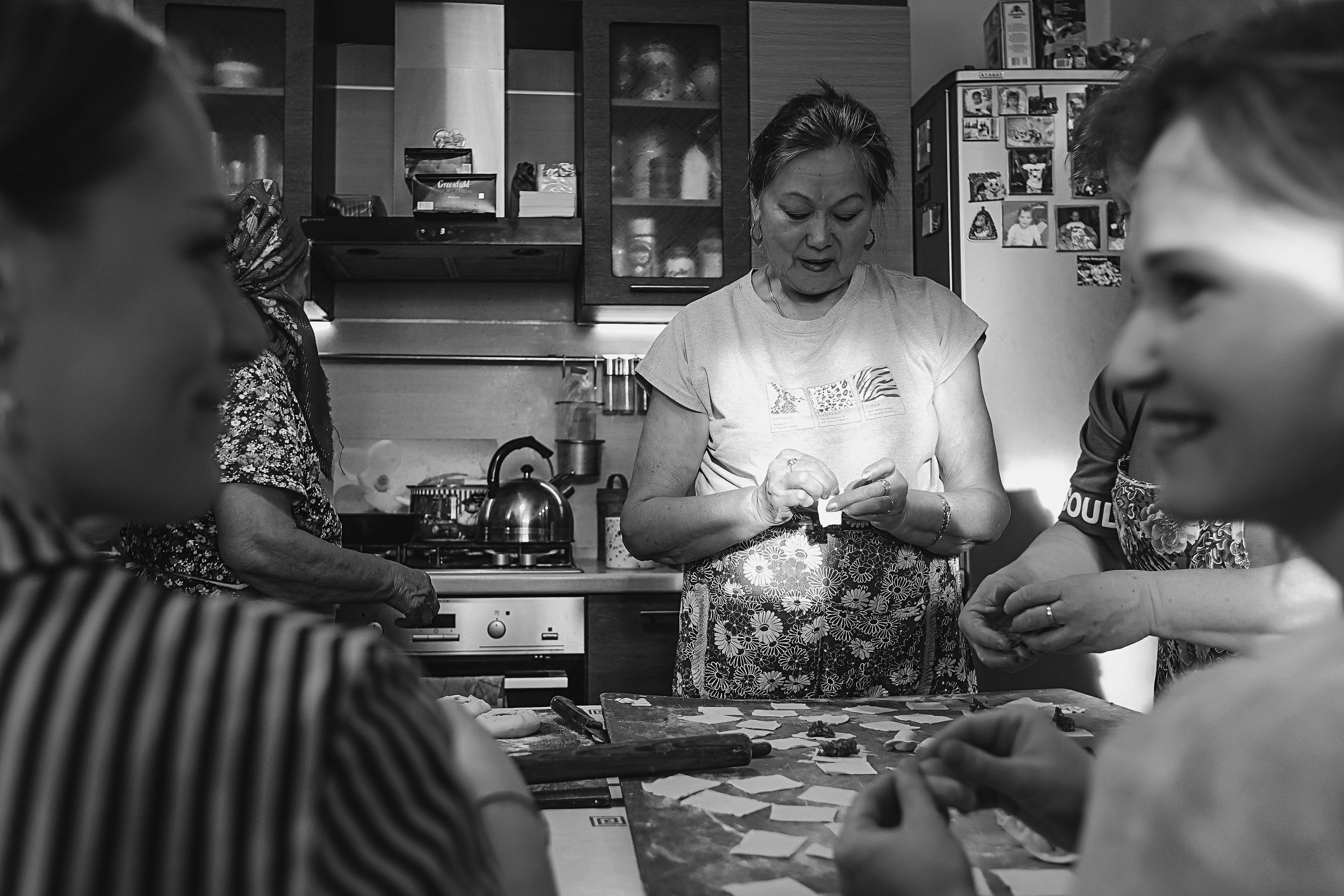 Большая семья репортаж. Семейный фотограф Тюмень, фотограф на роды Салмина Мария