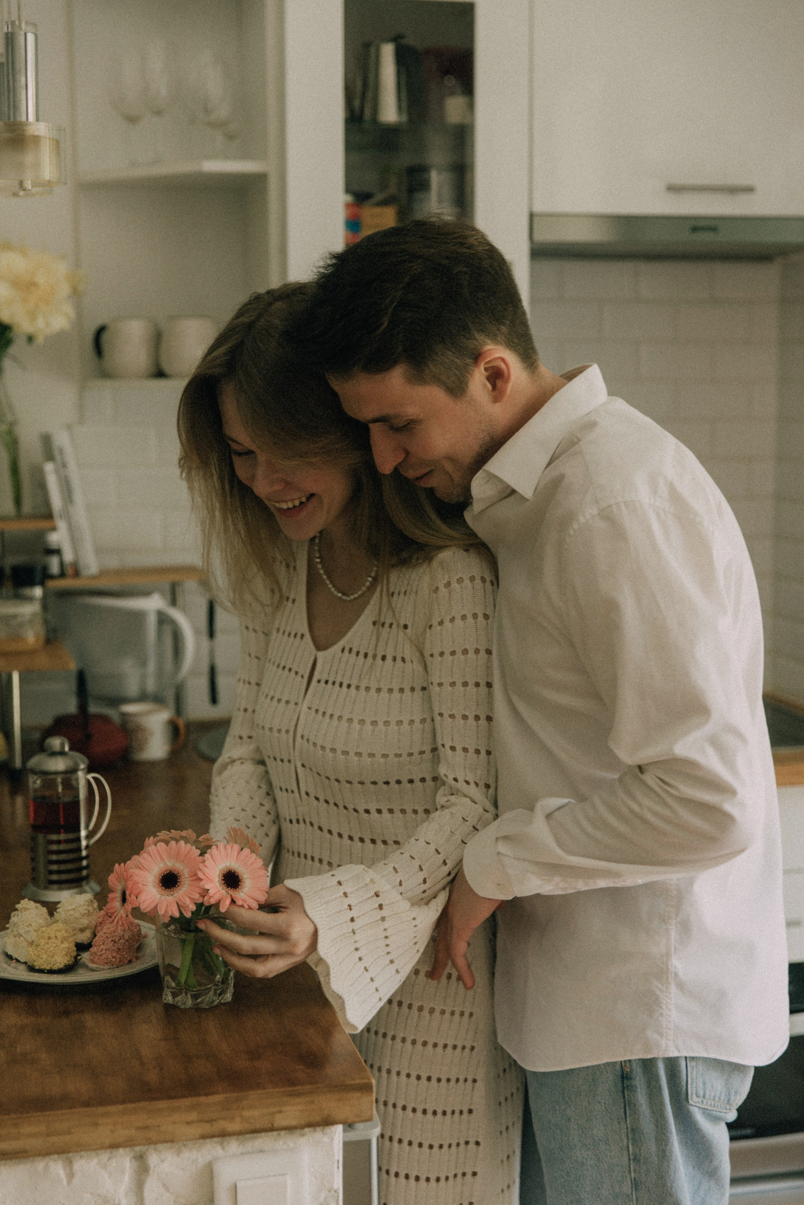 Love comes in the spring. Photographer in Paris