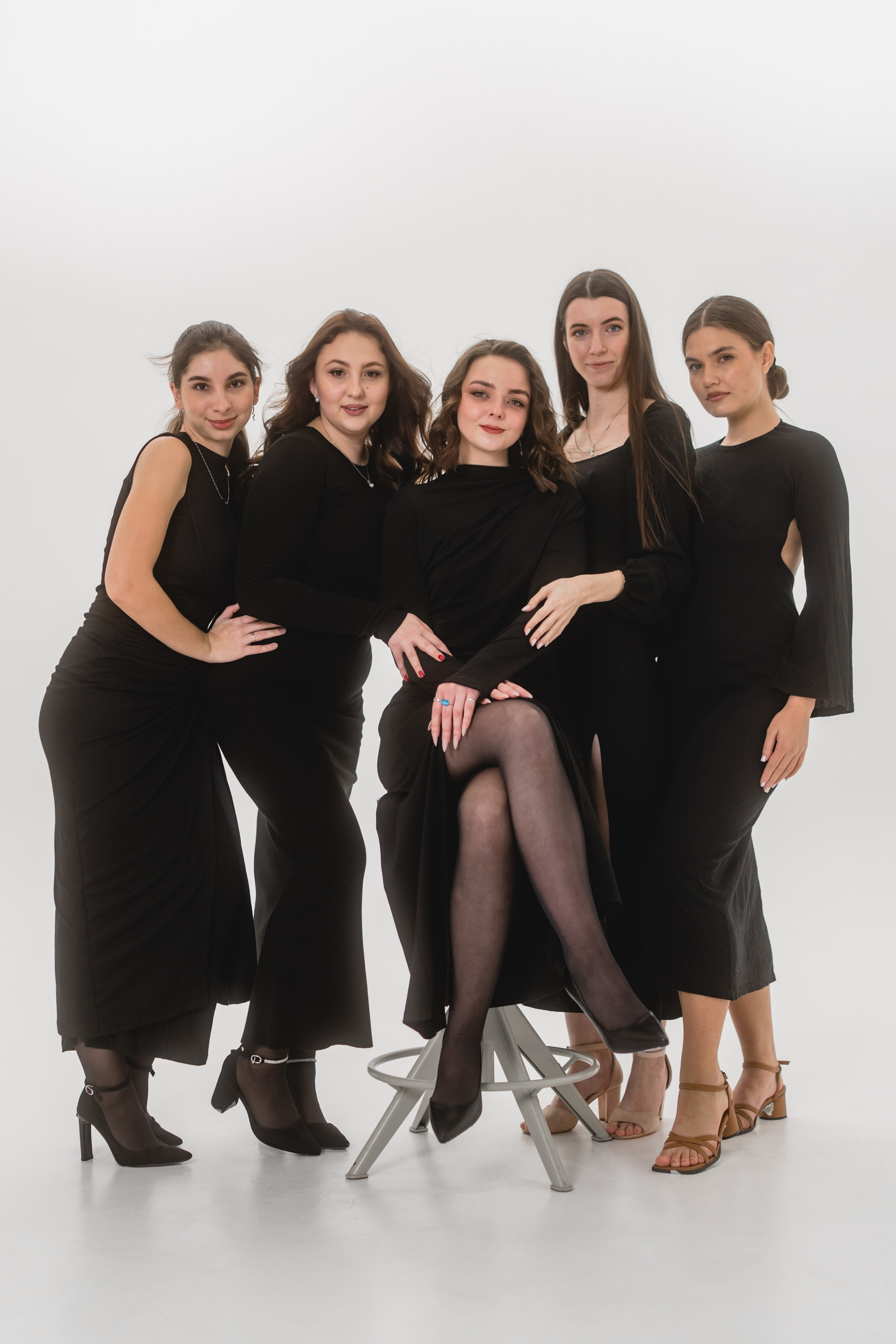 Студийная групповая фотосессия. Свадебный и индивидуальный фотограф Аля Мамакова