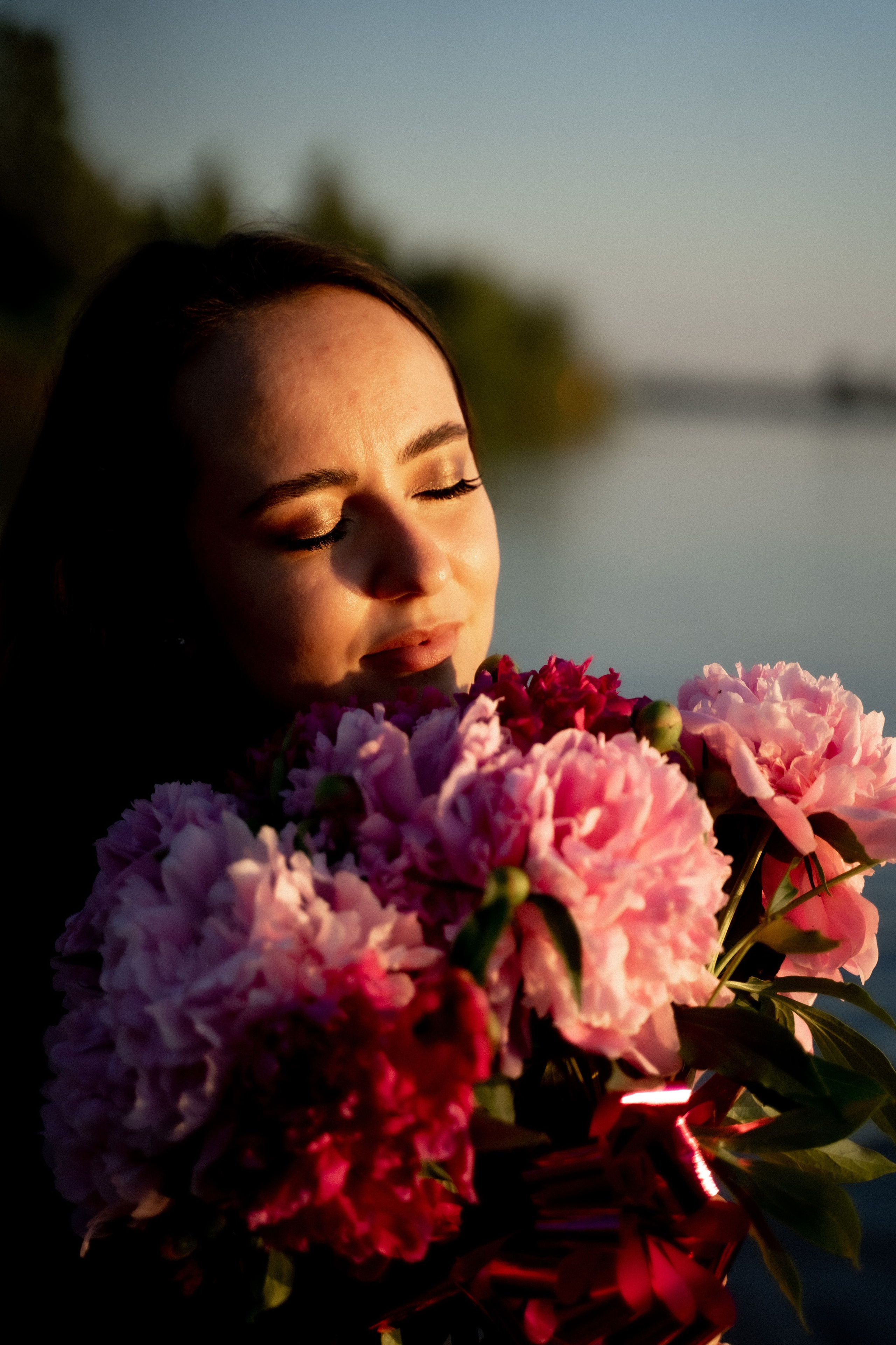 Девушки на берегу