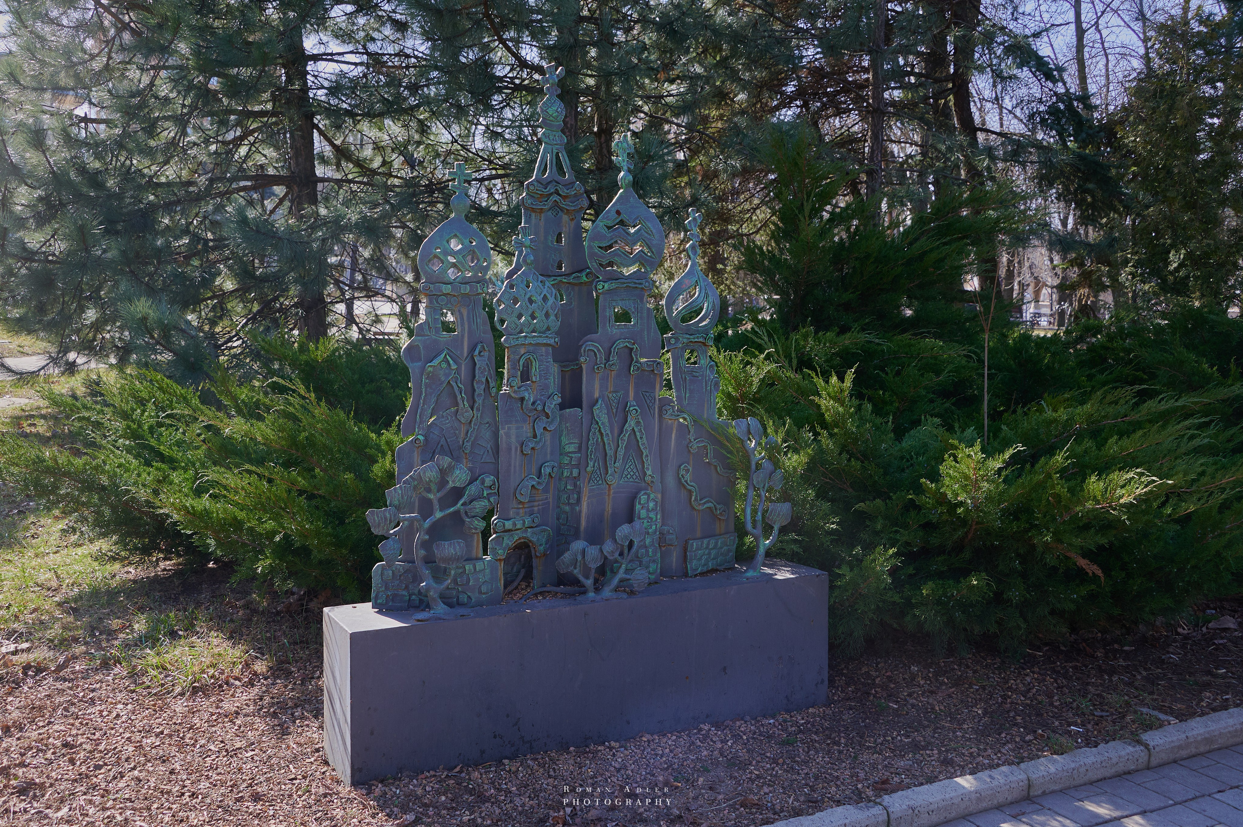 Фотографии Донецка. Уличные фото Донецка. Современный Донецк фото. Донецк сейчас фото. Фотограф Роман Адлер. Фото Донецк 2024