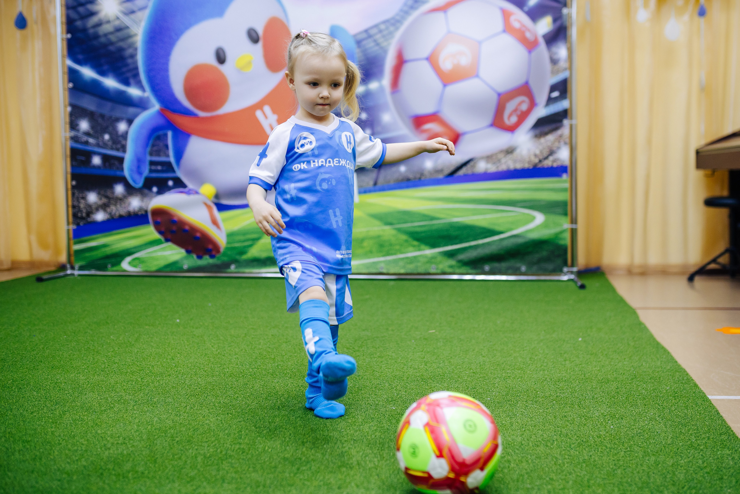 Фотосессия с кубком в детских садах г. Магнитогорска. Денис Прохоров Фотограф в г. Магнитогорск