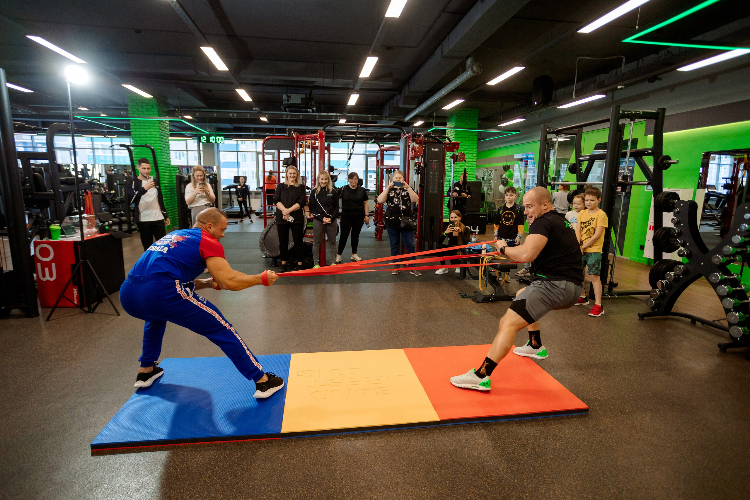 РЕПОРТАЖ: ФИТНЕСС-КЛУБ X-FIT. Профессиональный фотограф в Ижевске Леша Петров