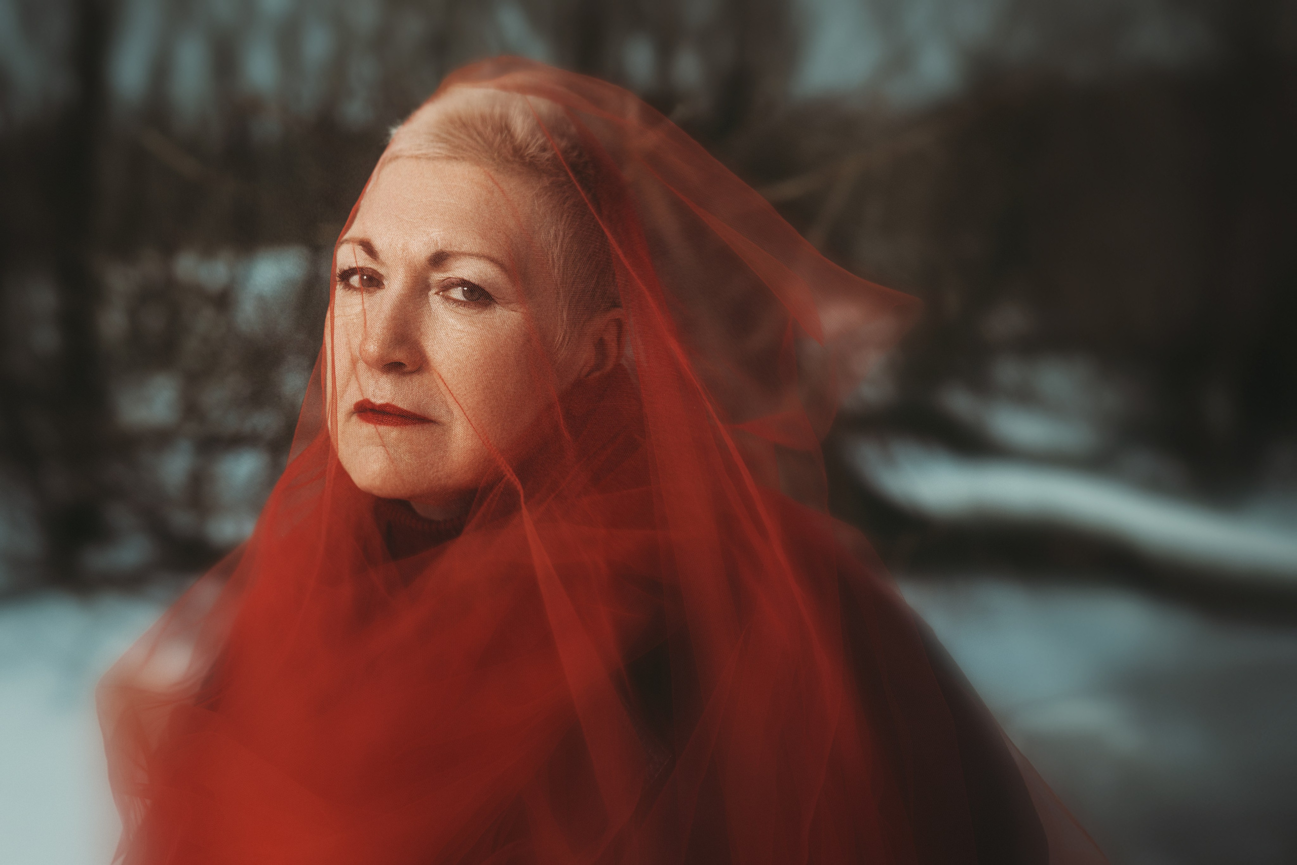 Когда стихают все голоса, слышно только одно: зов пути, по которому она идёт. Портретный и свадебный фотограф Москва Лучин Сергей