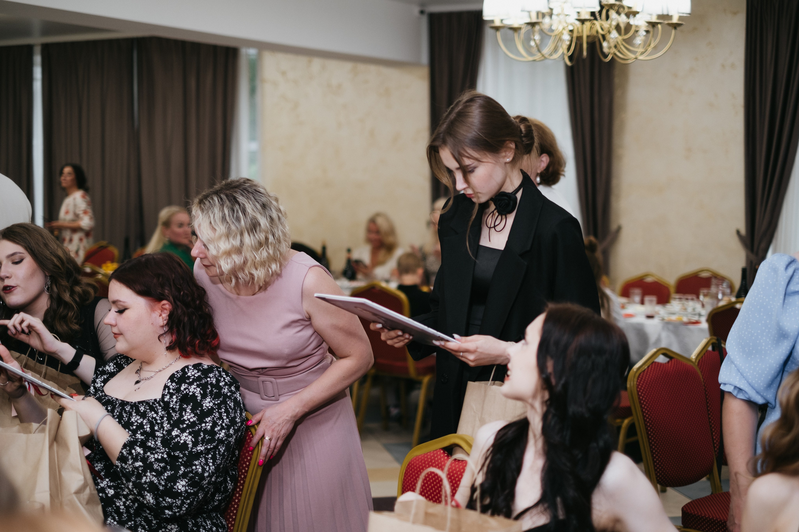 Выпускной 11 класс школы № 30. Свадебный и репортажной фотограф Денис Ожигин в Краснодаре и Краснодарском крае