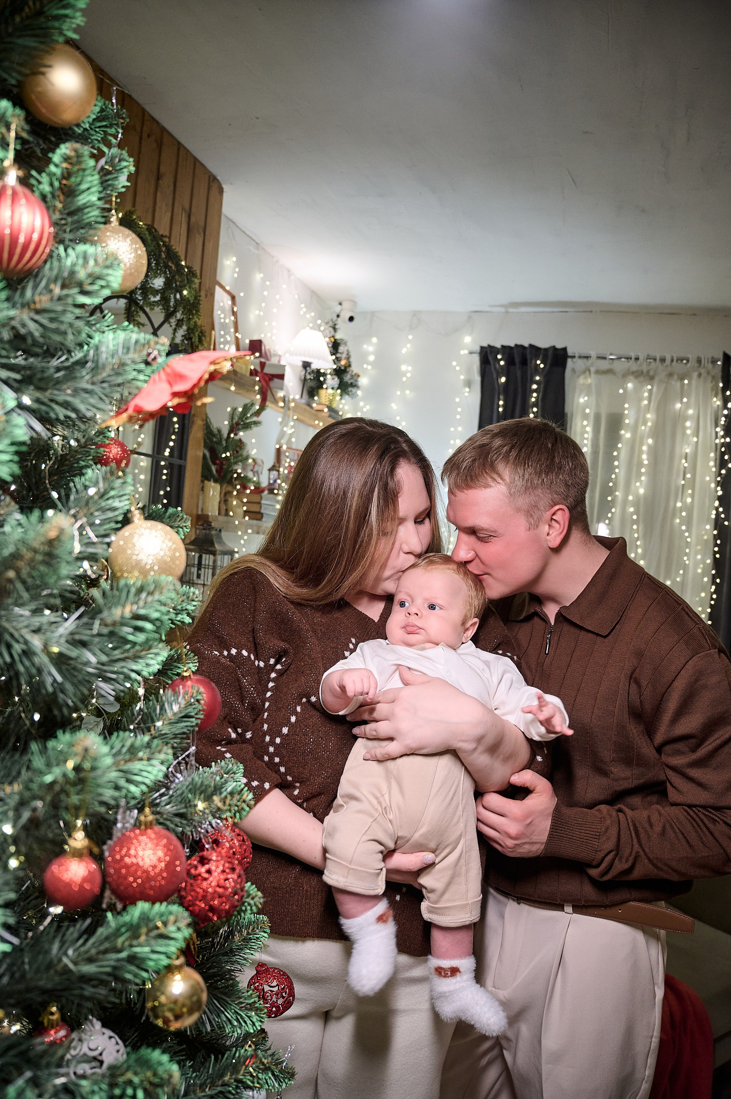 Новогодняя семейная фотосессия в Новокузнецке — семья Фетисовых
