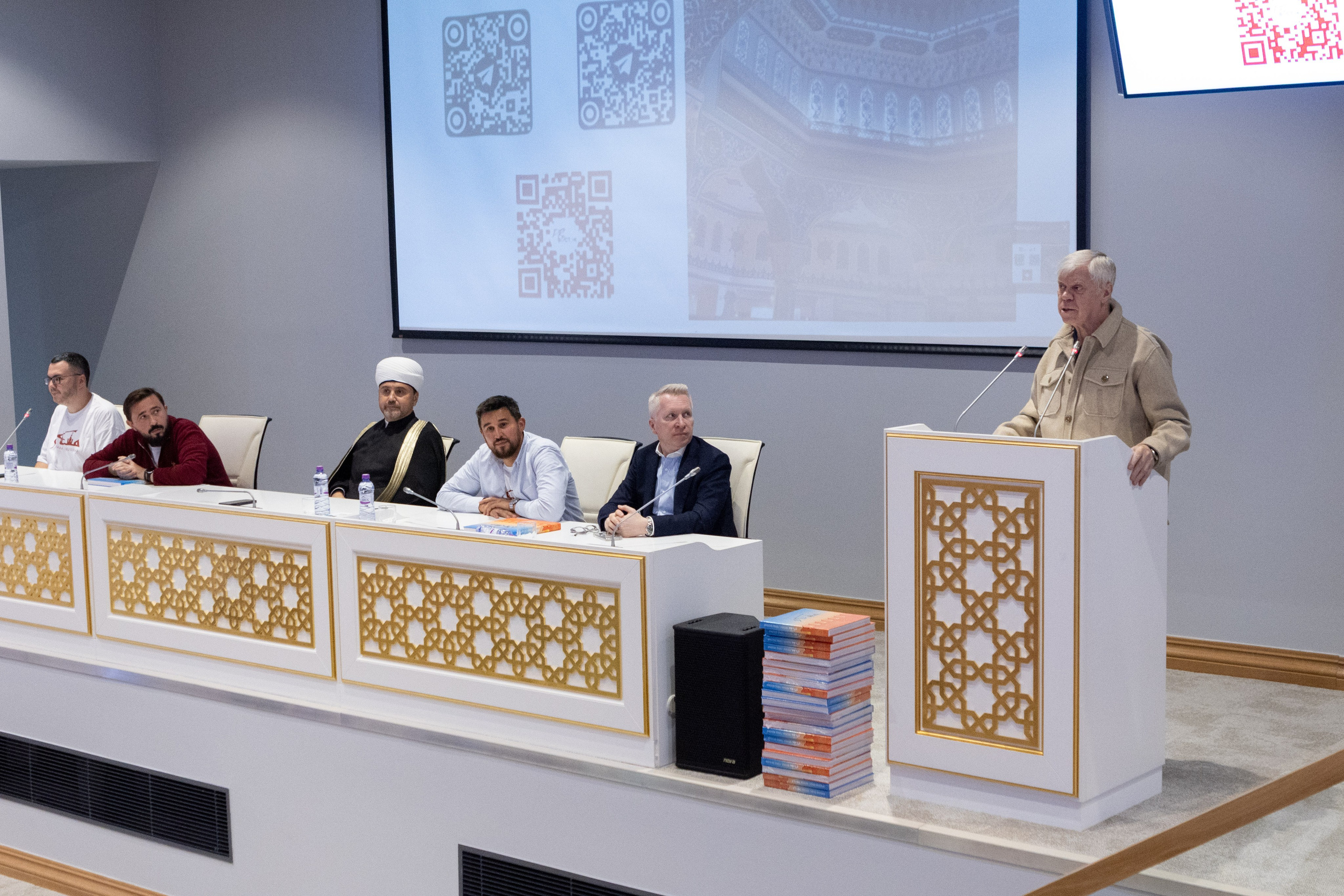 Репортаж с презентации книги — «Москва: город вязевый». Рекламный, предметный, репортажный, семейный фотограф и художник в Москве