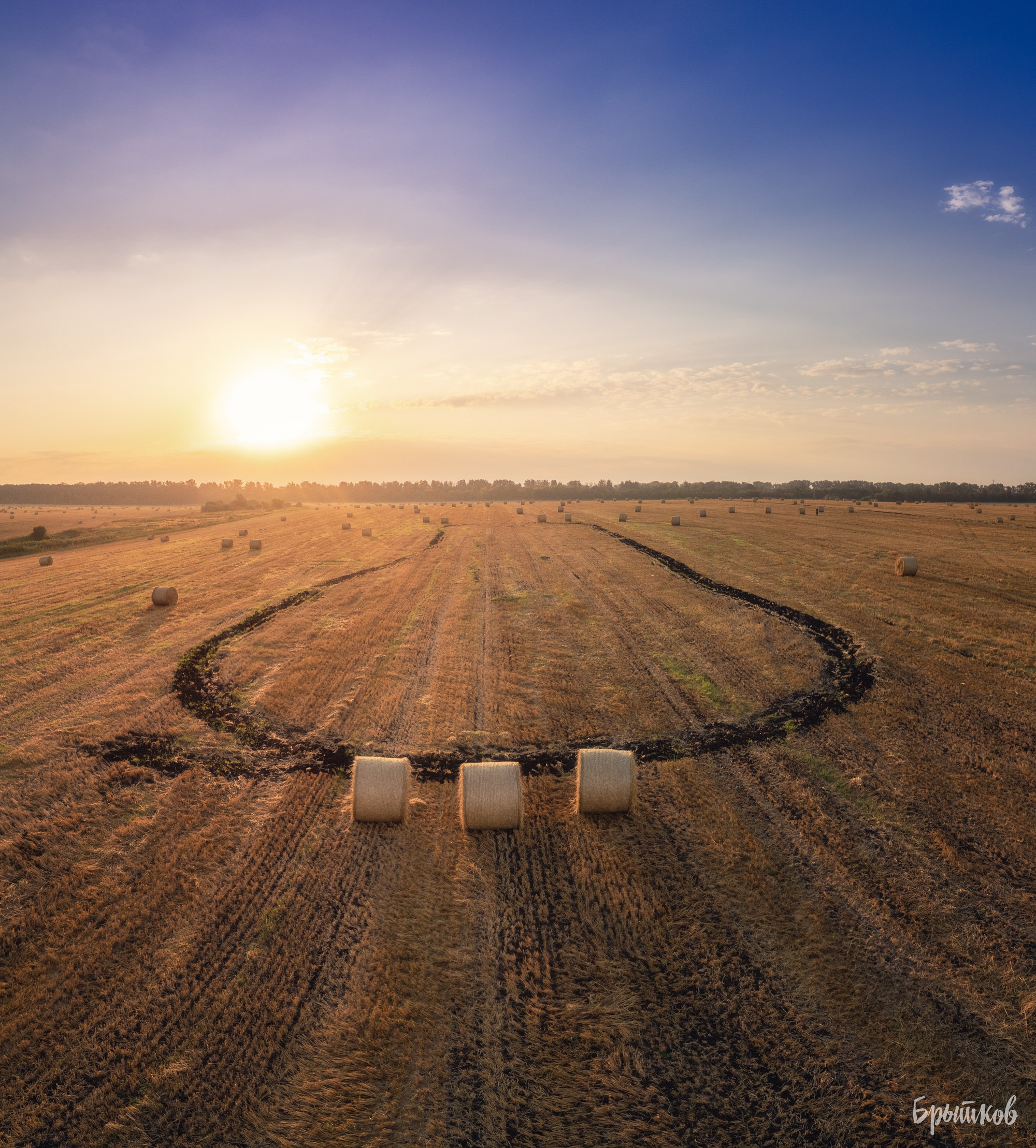 Поля. Сено в кругляшах. Николай Брытков — фотограф в Туле
