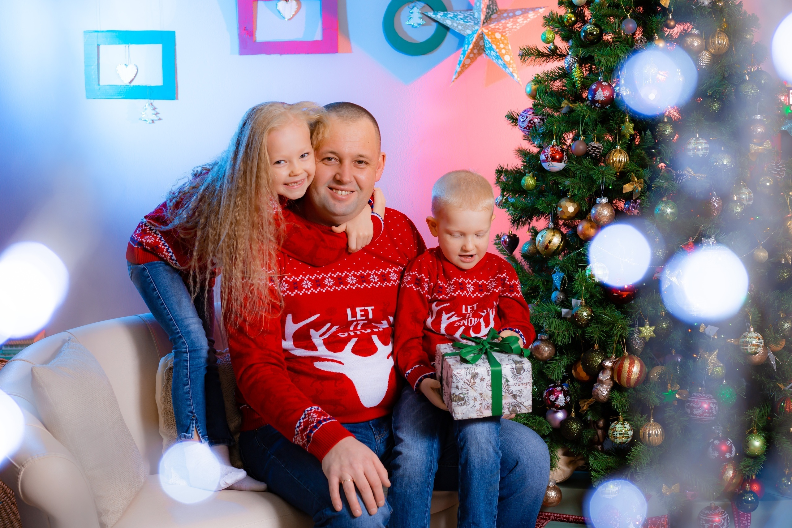 © Фотостудия "Олеся". Все права защищены. "Любое использование или копирование материалов или элементов дизайна сайта допускается только с разрешения правообладателя и со ссылкой на источник".