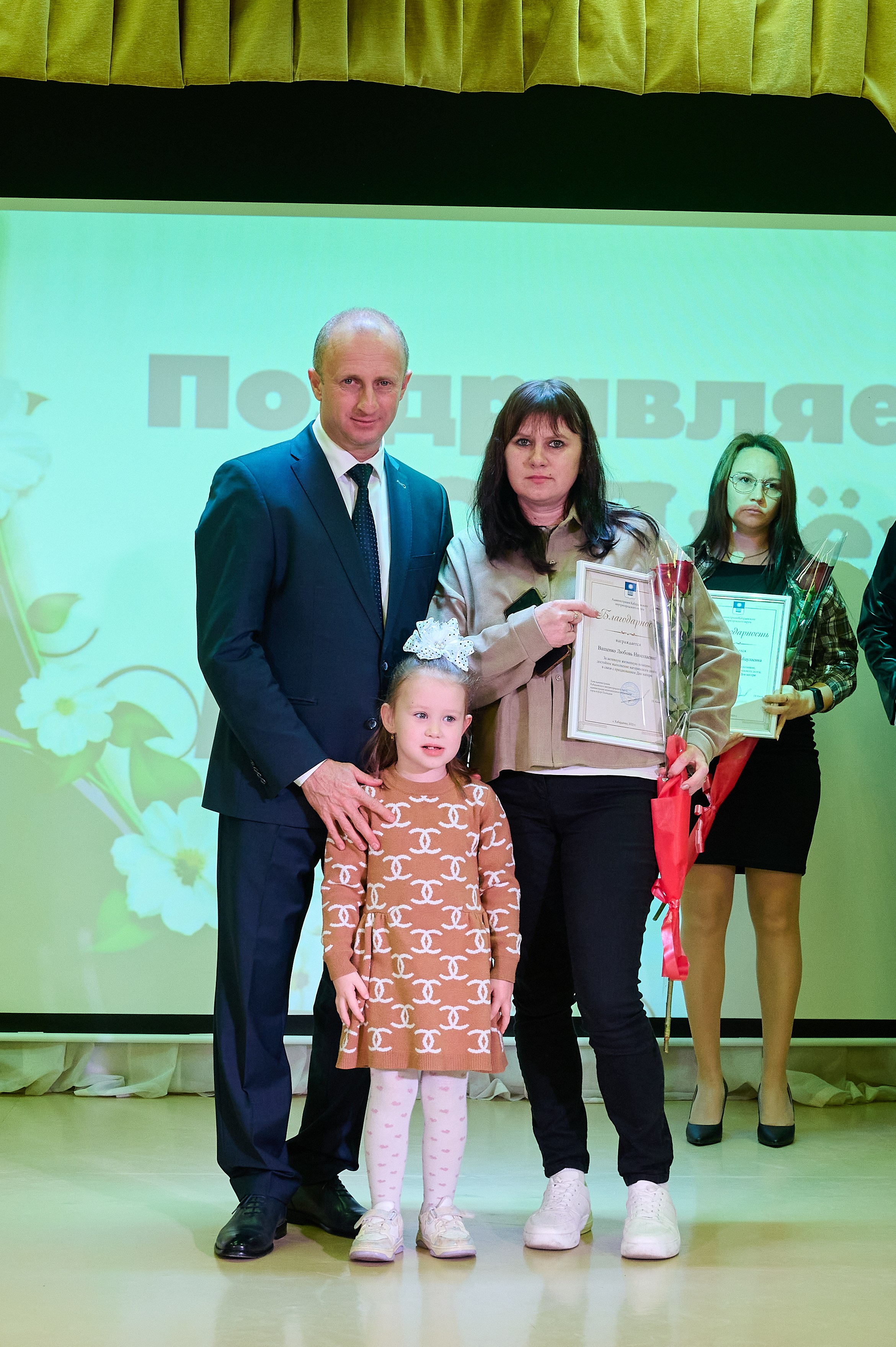 День матери Виноградный. Жизнь курорта Кабардинка в фотографиях