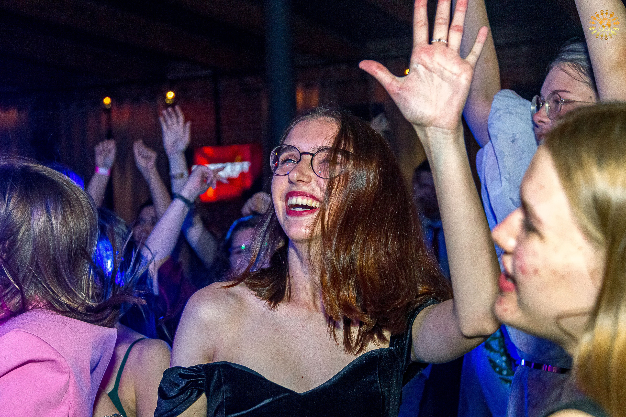 Выпускной 2023 (11-е классы) клуб «Джаггер», Москва. Репортажная съемка в Москве и области. Анималистика