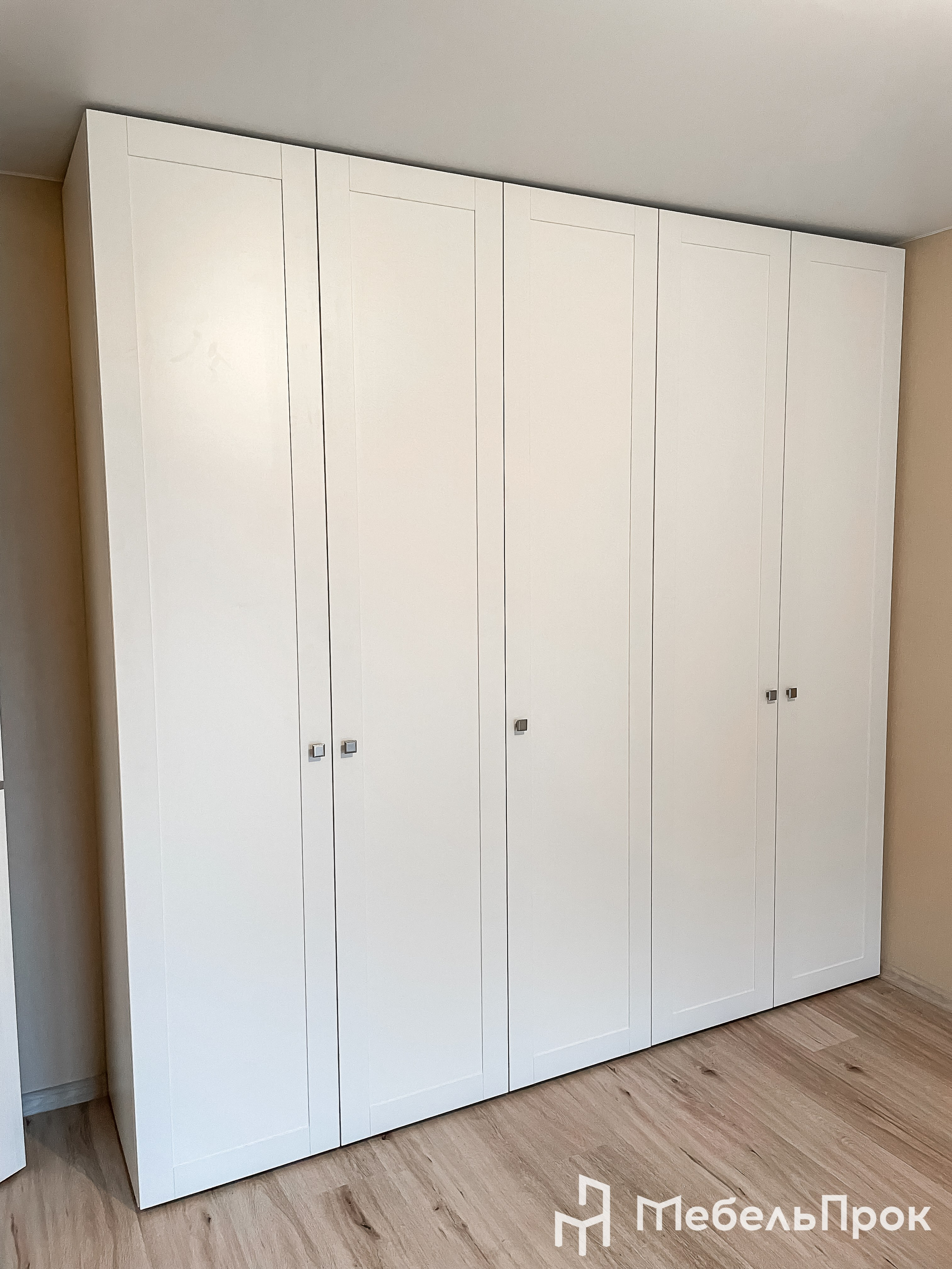 Шкафы распашные. Главная