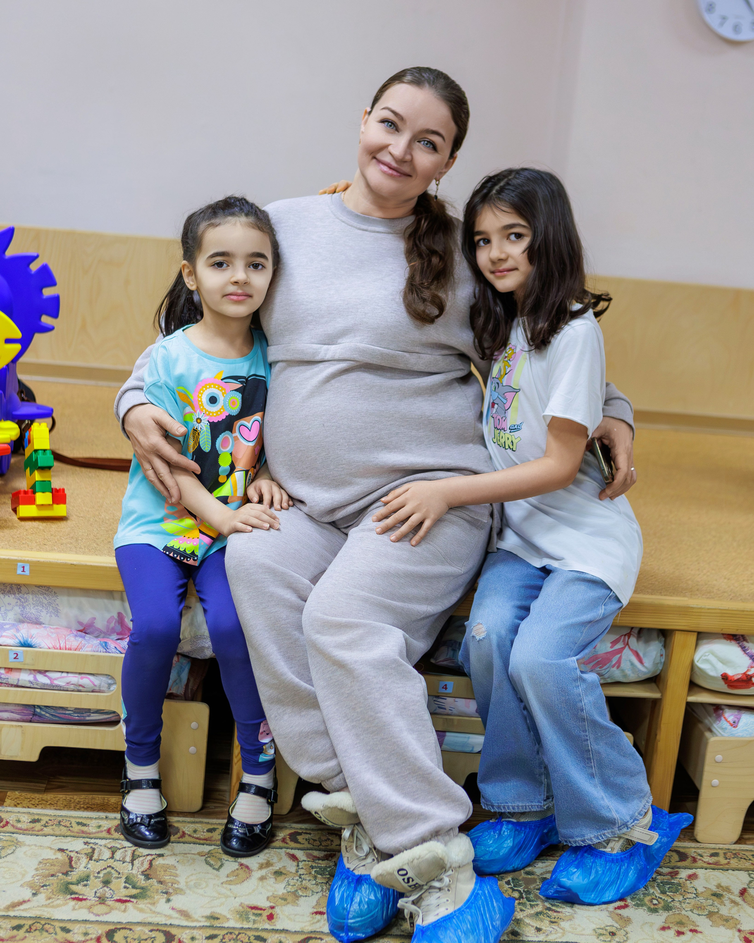 МК к 8 марта. Выпускные альбомы и школьный фотограф в Подольске, Троицке, Щербинке, Москве и Московской области