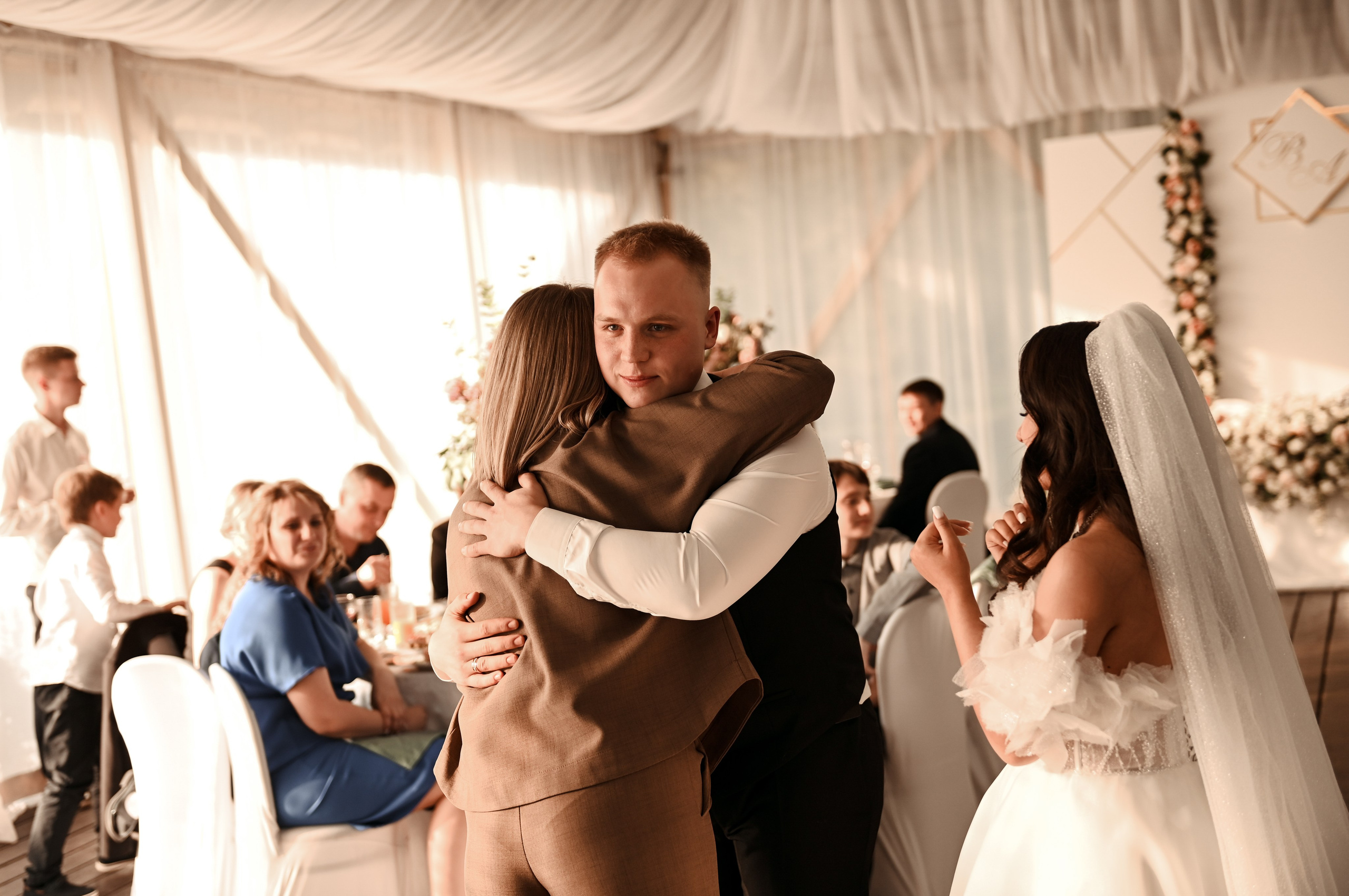 Шикарные ребята Владислав и Анастасия. Свадебный, семейный, детский, контент фотограф в Омске Максим Ильин