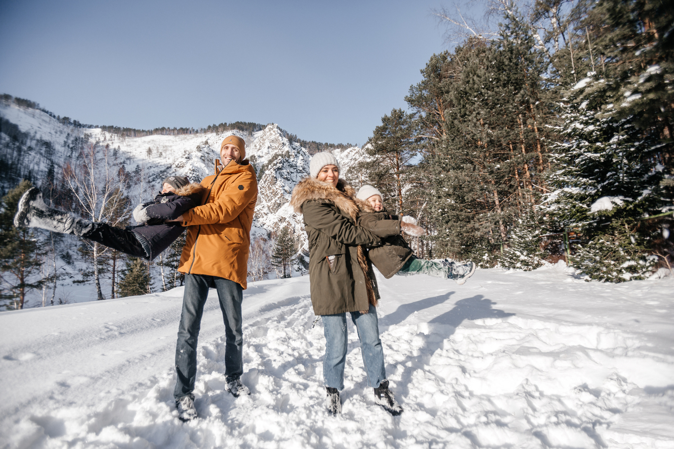 Зимние забавы. Фотограф Красноярск Рукосуева Катерина