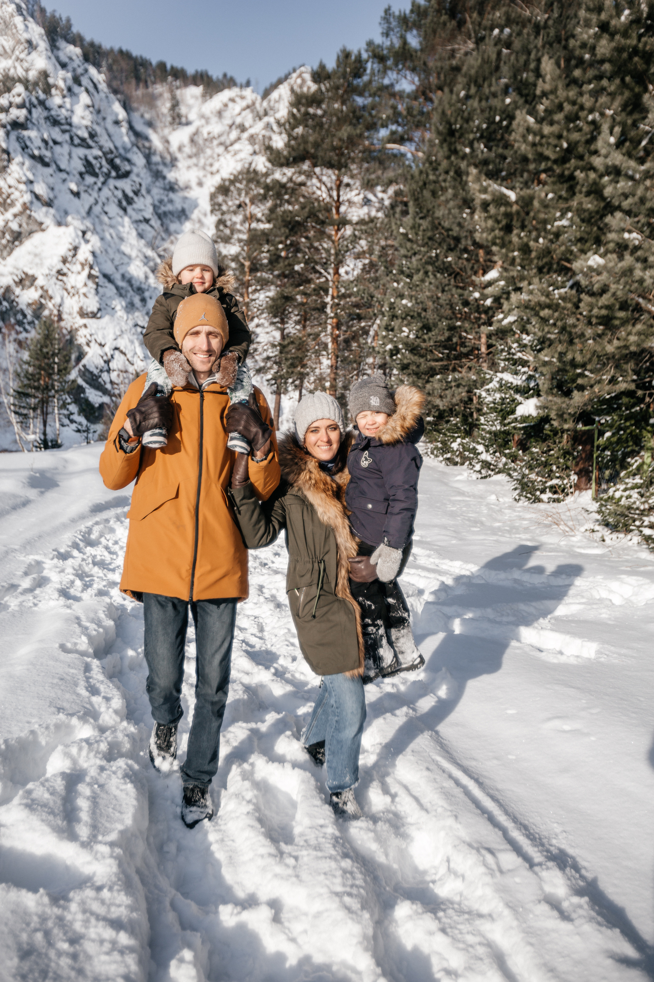 Зимние забавы. Фотограф Красноярск Рукосуева Катерина