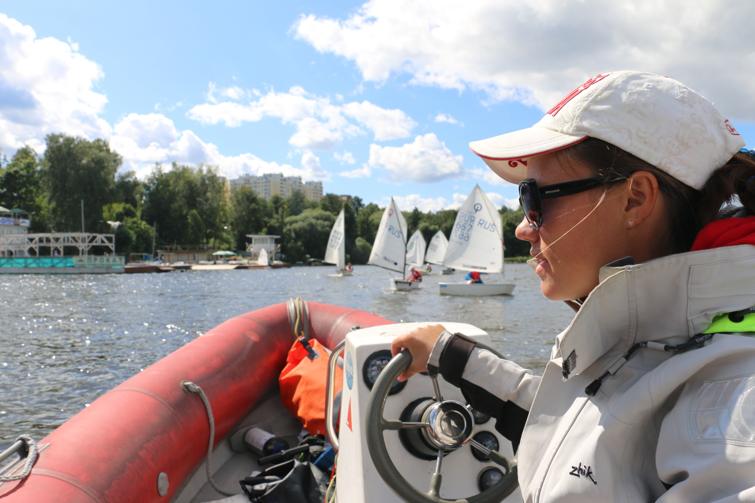 Парусный спорт, фото яхты, спортсмены, детский спорт, яхтинг, парус, у. Мария Ткаченко. Документальная фотография