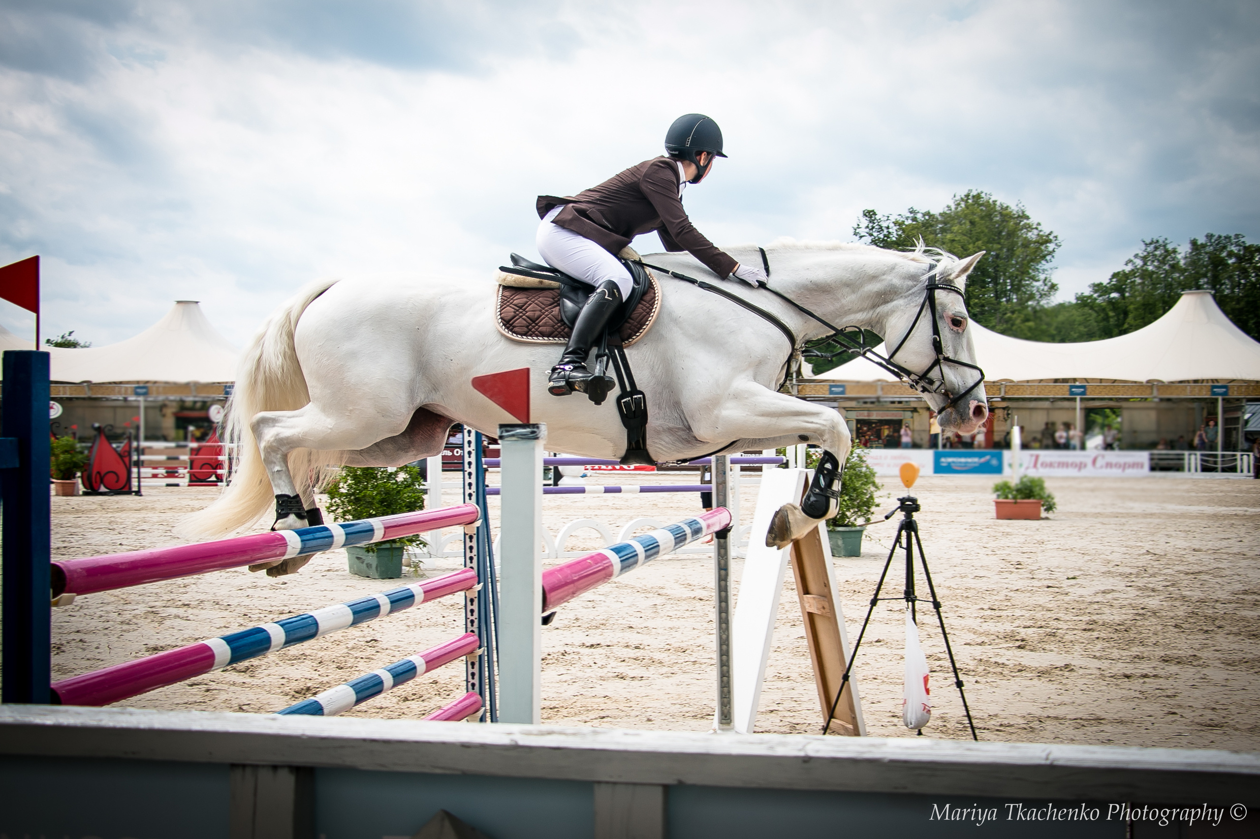 Конные соревнования, конкур, перепрыжка, фотосъмка лошадей, кони, конн. Мария Ткаченко. Документальная фотография